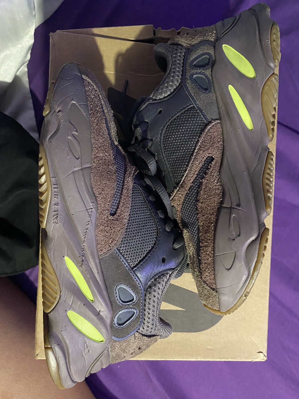 Adidas Yeezy Boost 700 Mauve Size US 5 / EU 37 - 3 Thumbnail