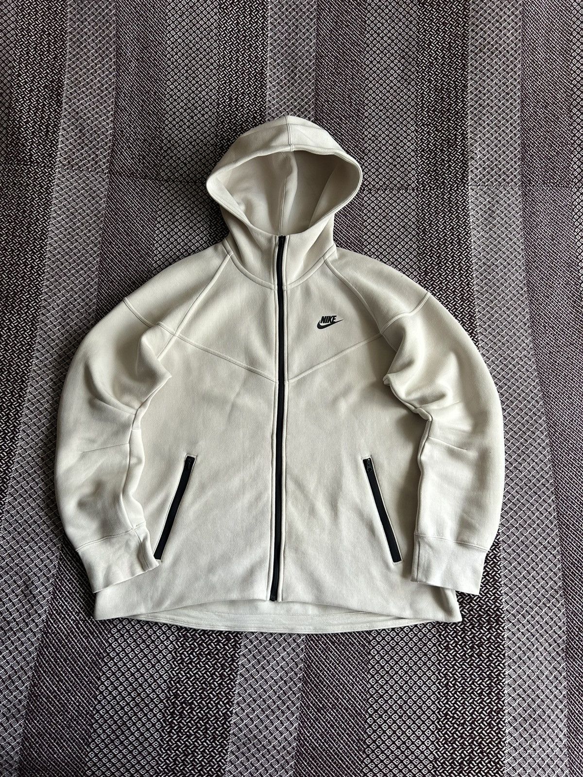 Nike Nike Sportswear Zip Hoodie Women Tech Fleece Vibe HJ5477-104 Size L / US 10 / IT 46 - 1 Thumbnail