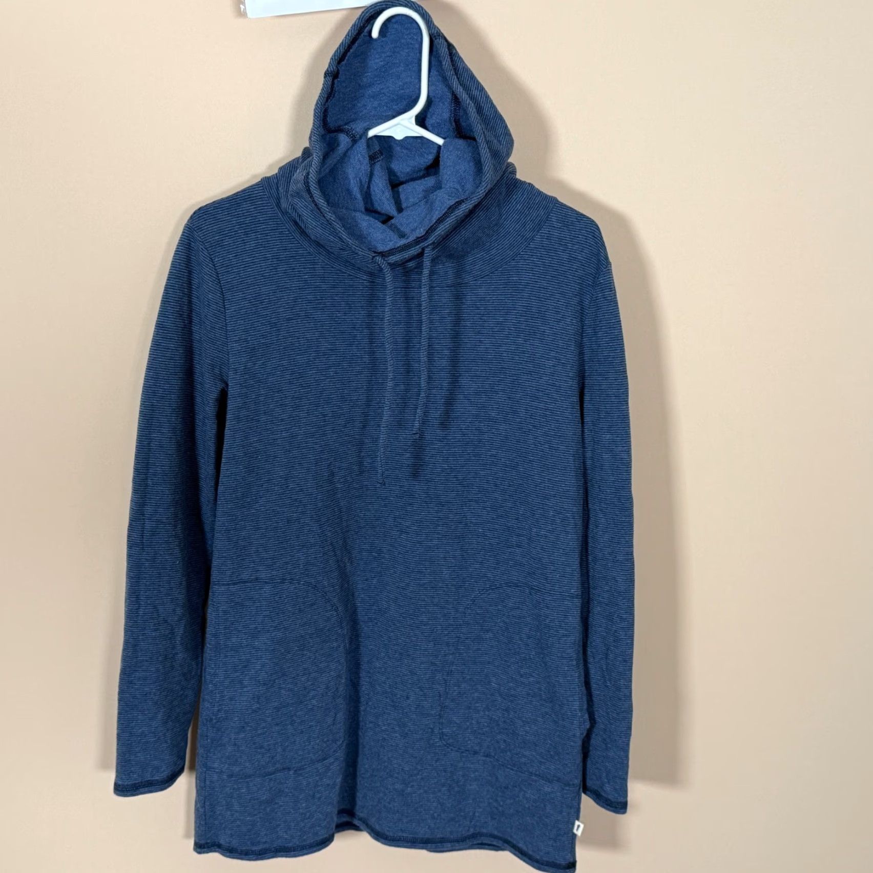 Toad&Co Blue Pullover Hoodie Womens M Pullover Hoodie Blue Knit Regular Logo Pockets Activewear Size M Women
