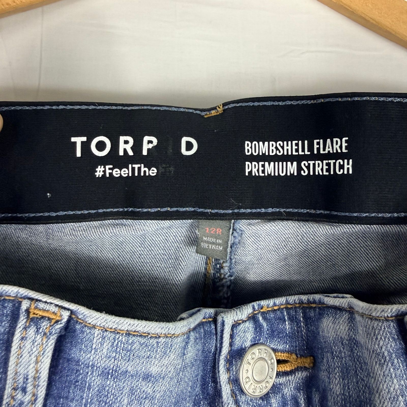Other Torrid Bombshell Flare Jeans 12R High Rise Light Wash Size 34" / US 12 / IT 48 - 4 Thumbnail