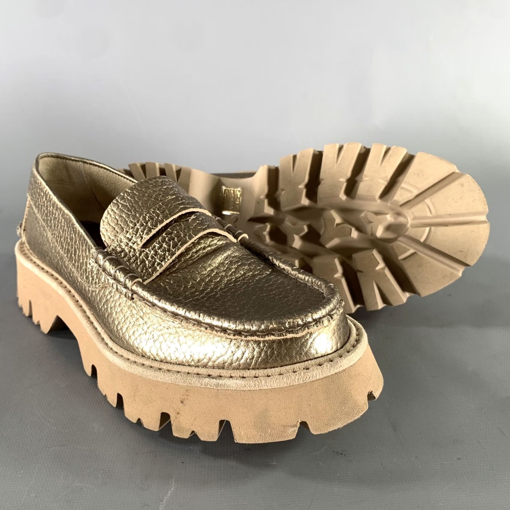Pedro Garcia PEDRO GARCIA Loafer Flats Size 8 Gold Tan Metallic Pebble Grain Size US 8 / IT 38 - 5 Thumbnail