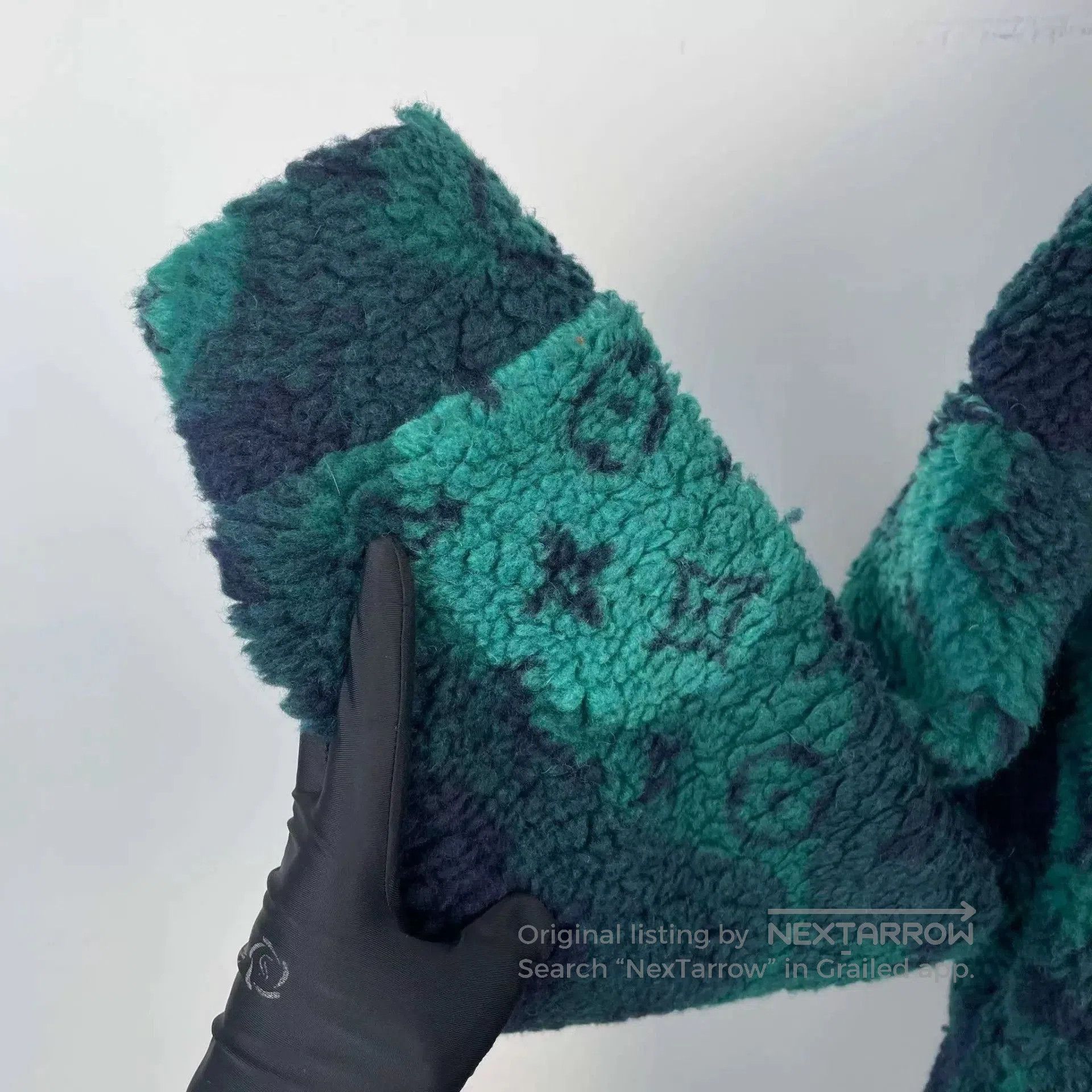 Louis Vuitton Blue Fuzzy Zip. Size US M / EU 48-50 / 2 - 3 Thumbnail