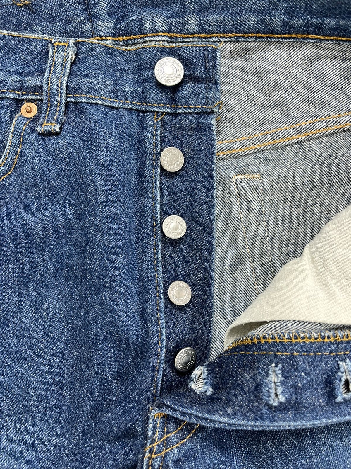 Levi's Vintage Clothing 🇺🇸1990s Vintage Levis 501XX 30x32 Distressed Faded Blue Jeans Size US 30 / EU 46 - 10 Thumbnail