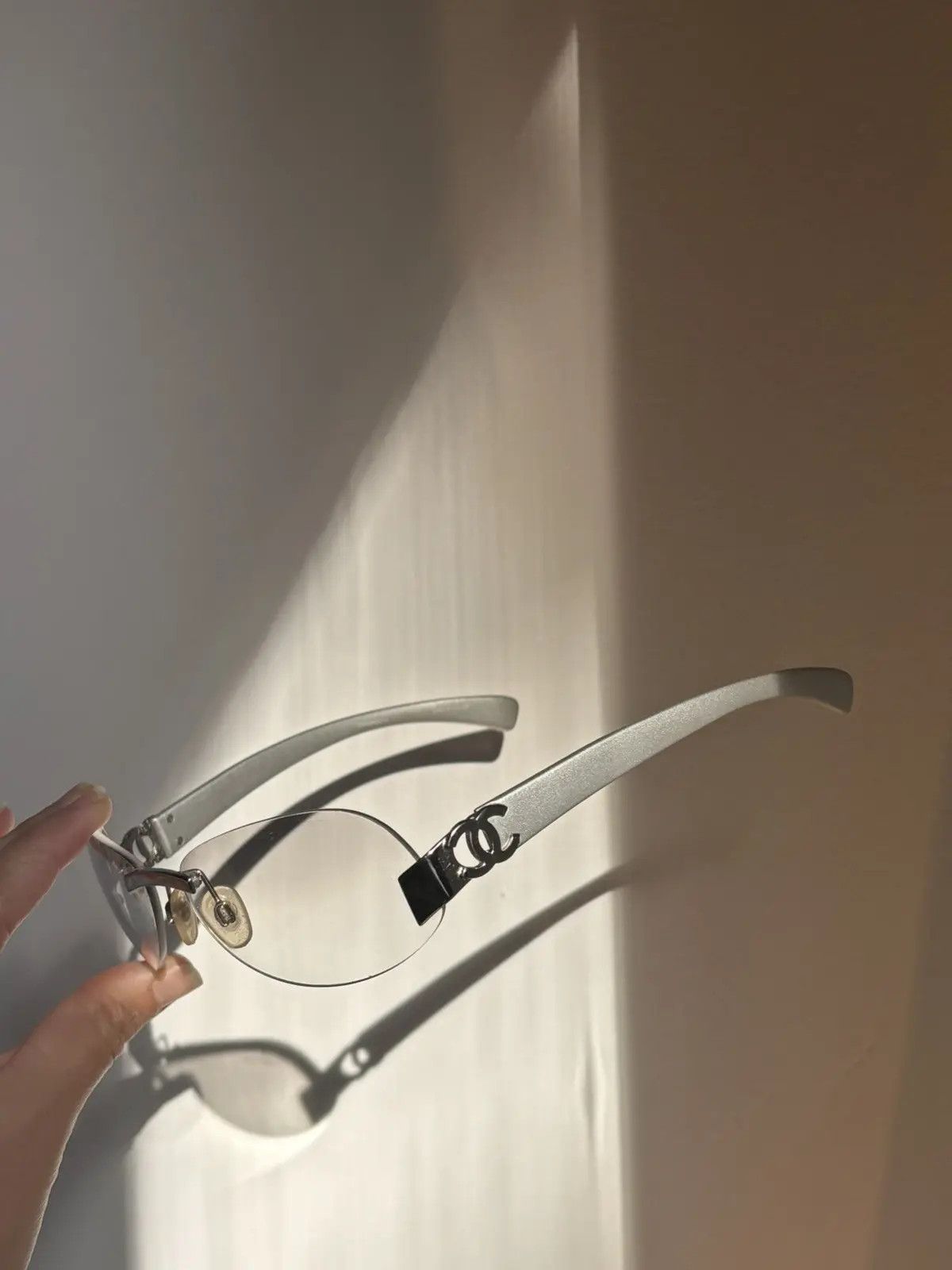 Chanel × Vintage CHANEL Sunglasses 4037 Rimless Rhinestone 4017 Shields RI832 Size ONE SIZE - 1 Thumbnail