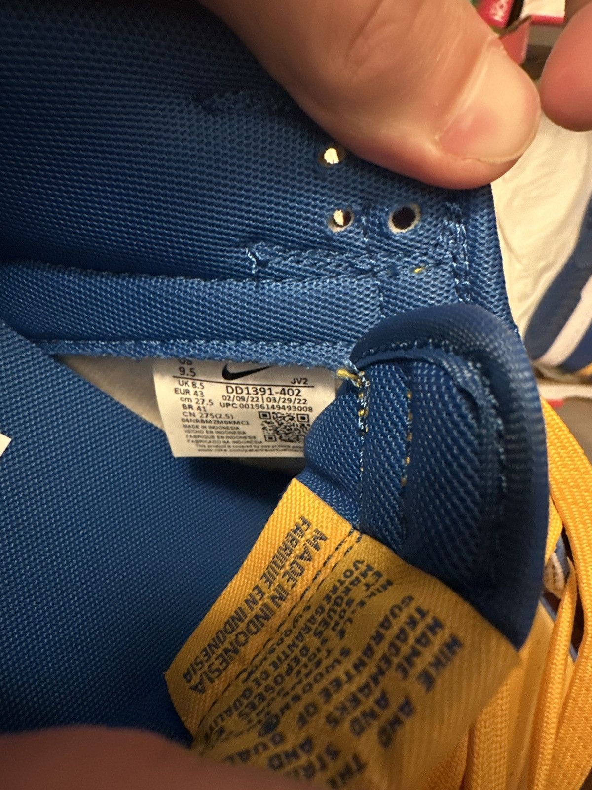 Nike Dunk 9.5 Yellow/Blue Size US 9.5 / EU 42-43 - 9 Thumbnail