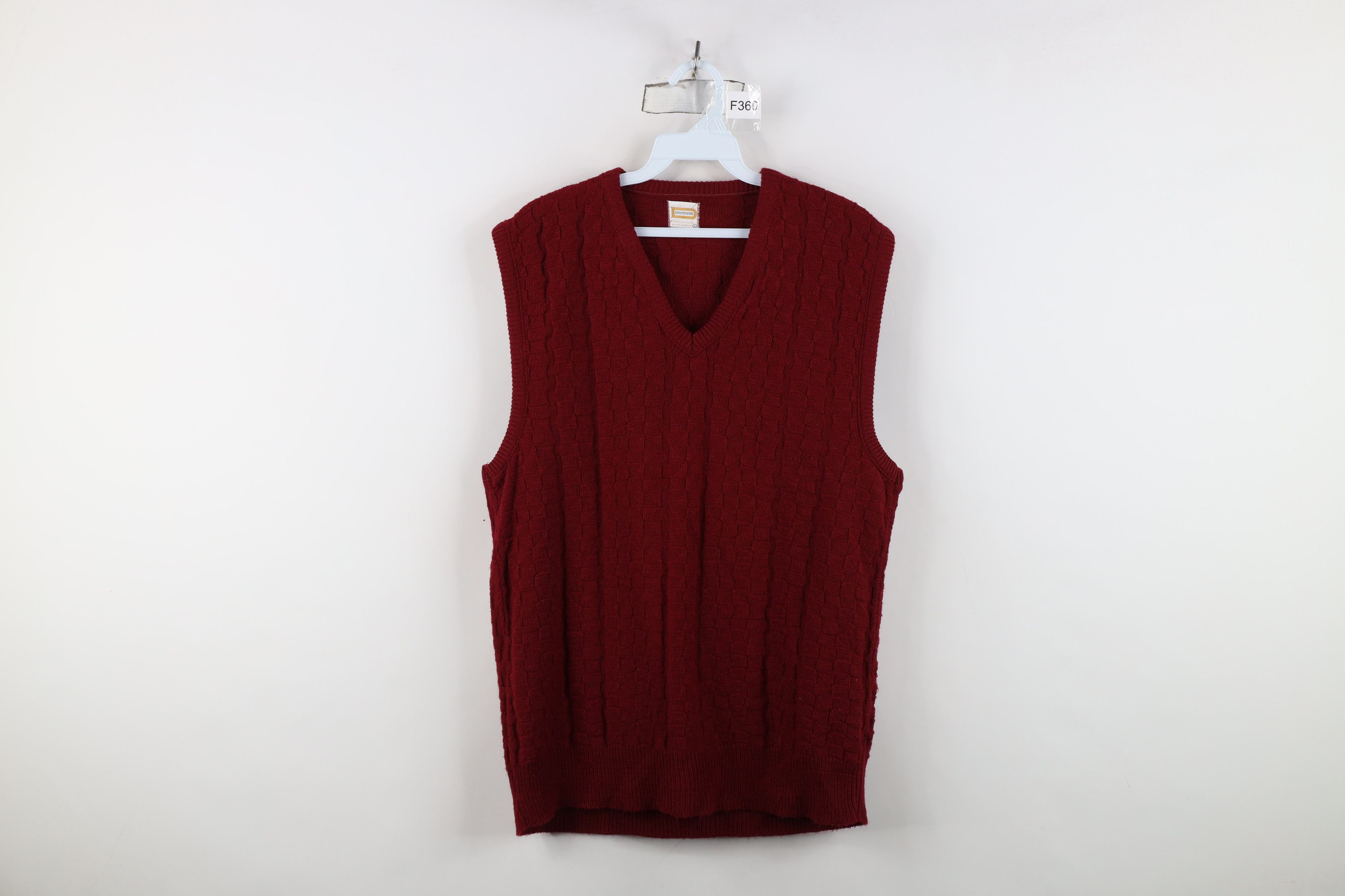 Vintage Vintage 70s Streetwear Weave Knit Blank Sweater Vest Red USA Size US L / EU 52-54 / 3 - 1 Thumbnail