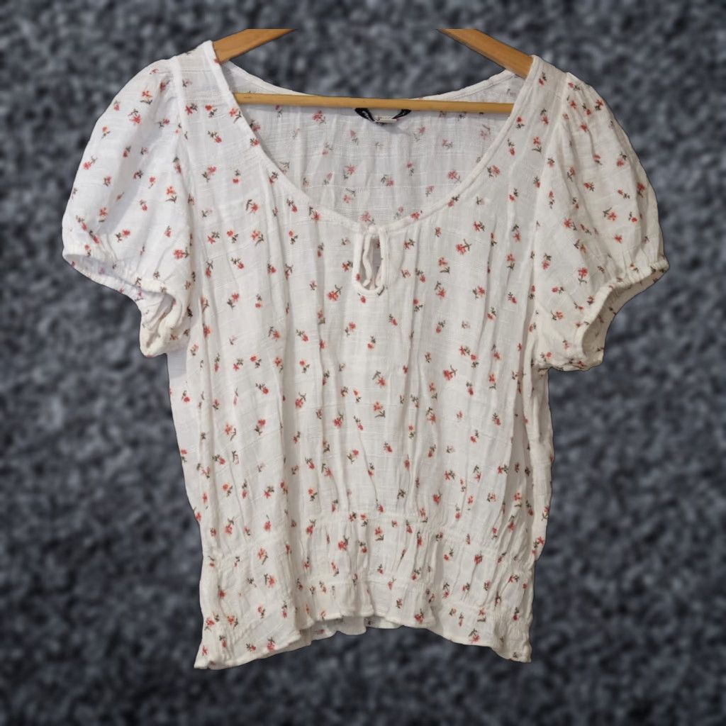 American Eagle Outfitters American Eagle Smocked Top Womens L White Floral Cropped Puff Sleeve Size L / US 10 / IT 46 - 1 Thumbnail