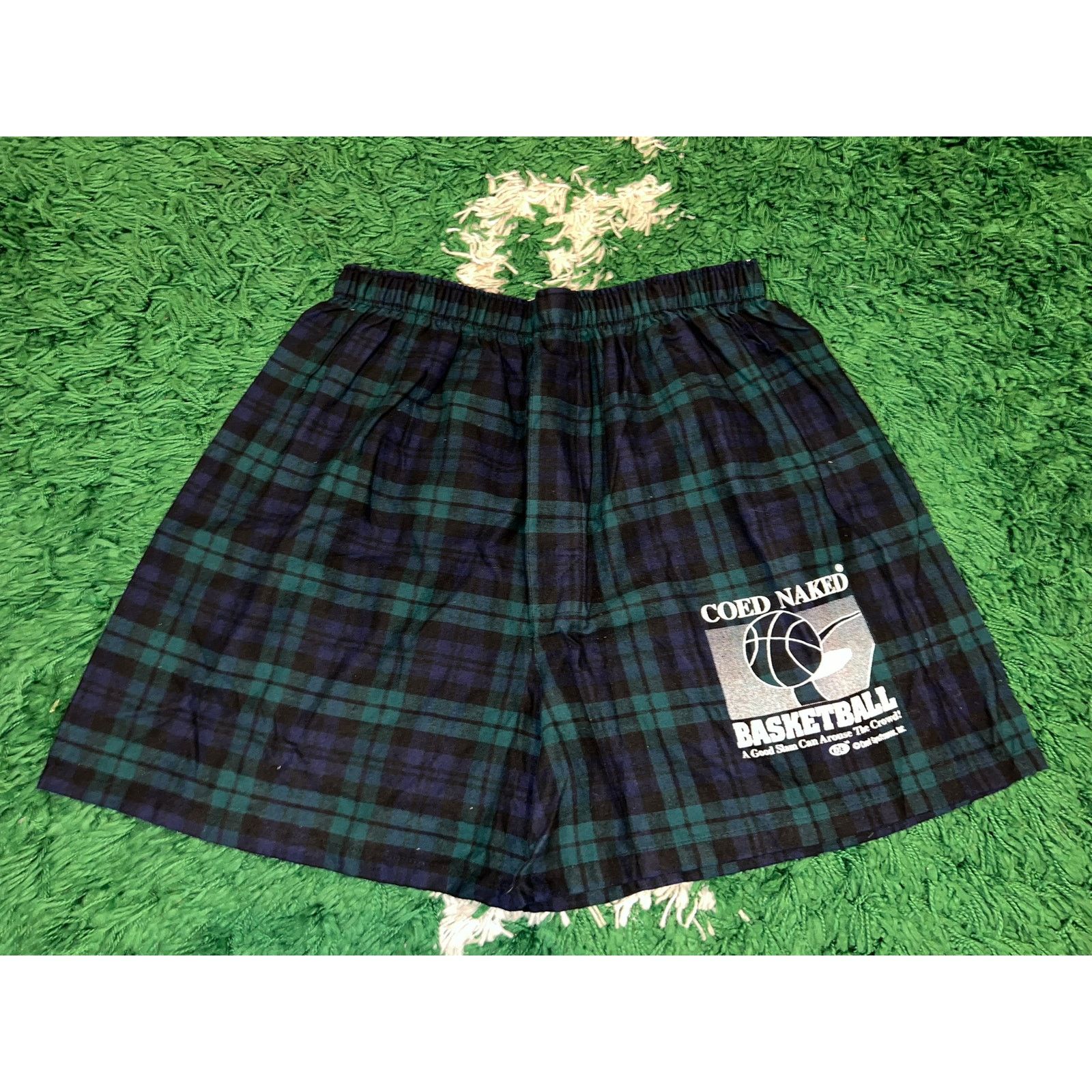 Vintage Vintage Coed Sportswear Naked Basketball Green Boxers VTG L Size 26" / US 2 / IT 38 - 1 Thumbnail