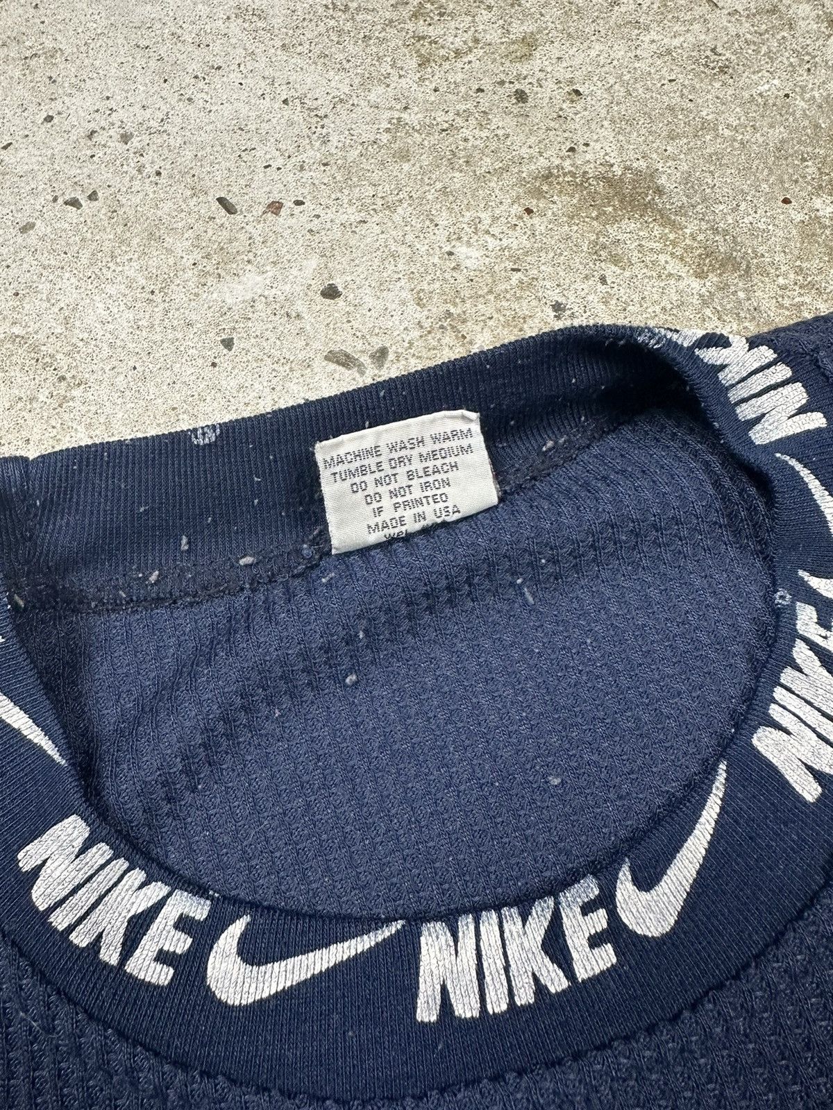 Nike ‼️ Rare Vintage Nike Swoosh Spell Out 90s Multi Navy Tee Size US L / EU 52-54 / 3 - 9 Thumbnail