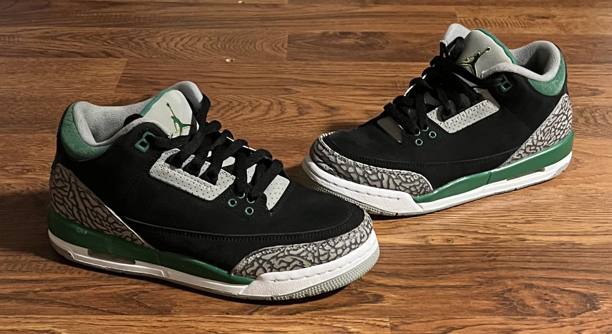 Jordan Brand Jordan 3 Retro Pine Green Size US 7 / EU 40 - 1 Thumbnail