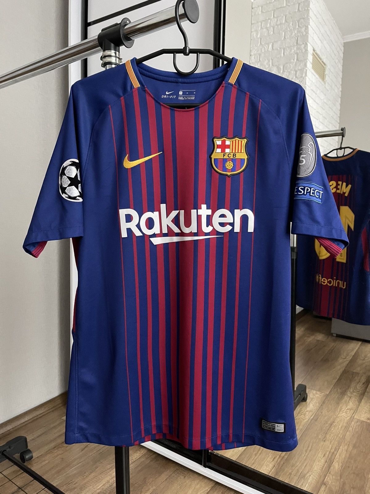 Nike 2017/2018 Nike FC Barcelona Messi Soccer Jersey T-Shirt Size US M / EU 48-50 / 2 - 5 Thumbnail