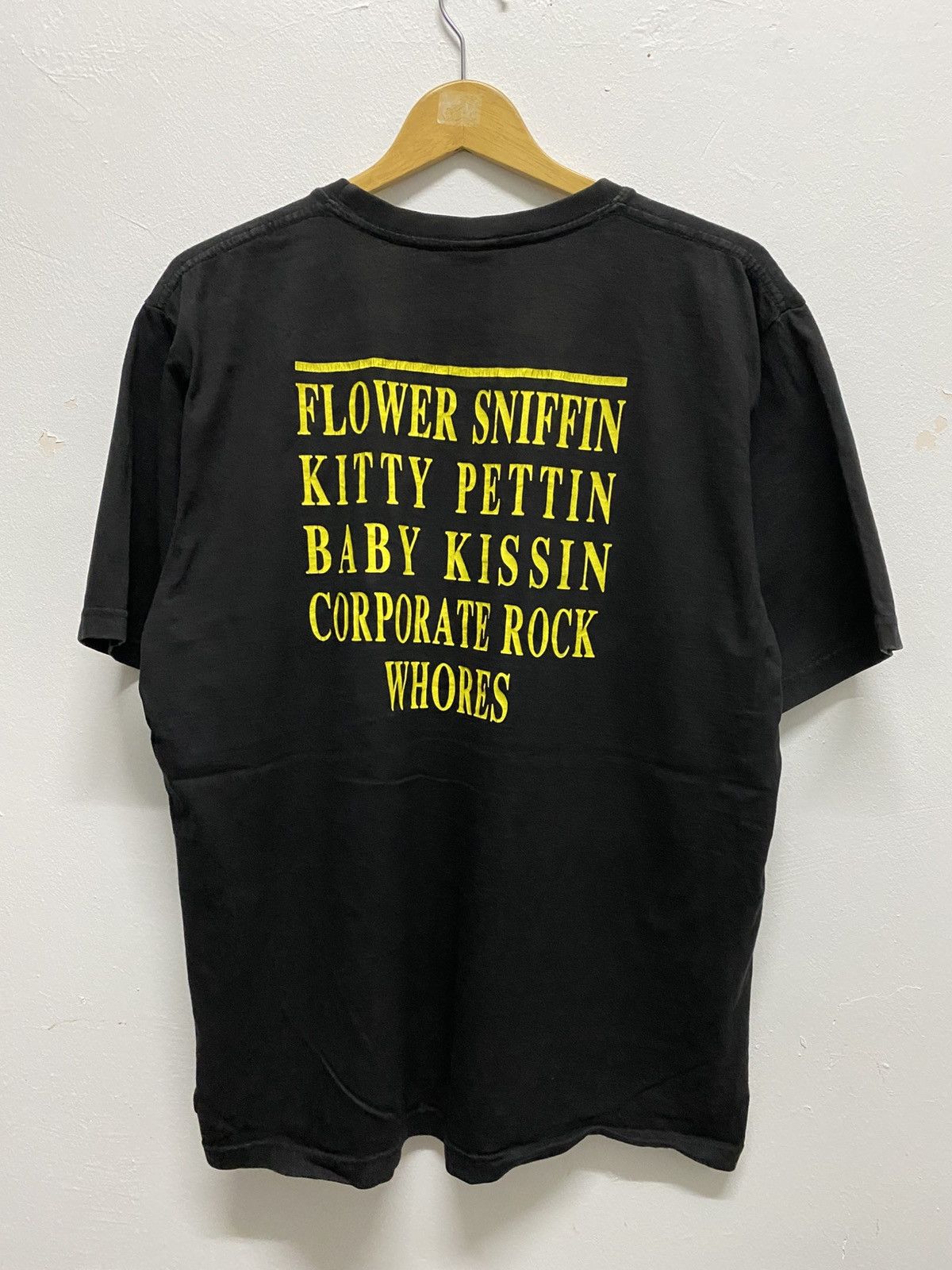 Band Tees Vintage NIRVANA Smiley 2000’s Band Tshirt Size US XL / EU 56 / 4 - 5 Thumbnail