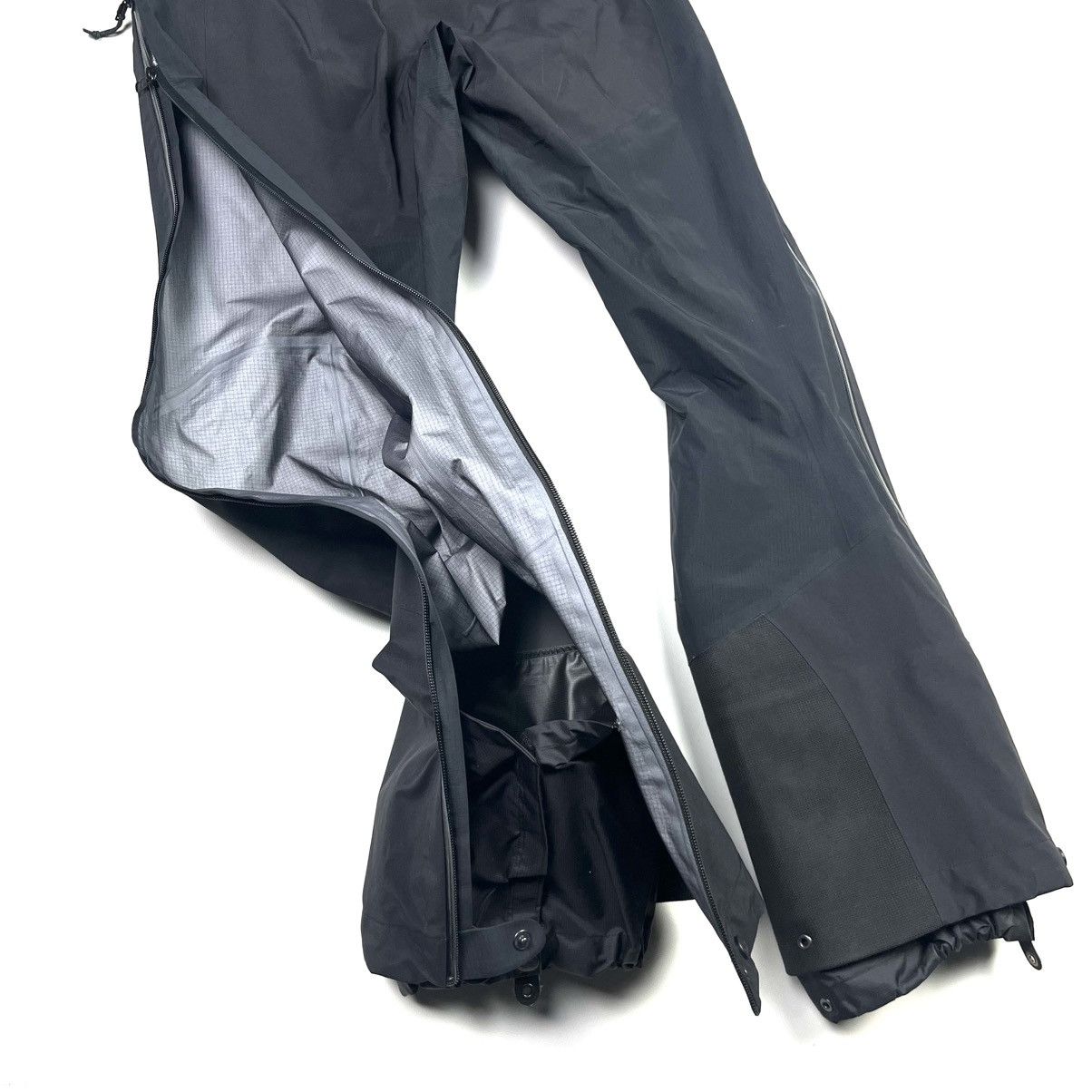 Arc'teryx × Goretex Arc’teryx Beta AR Gore-Tex Pro Outdoor Life Pants Black Size 26" / US 2 / IT 38 - 8 Thumbnail