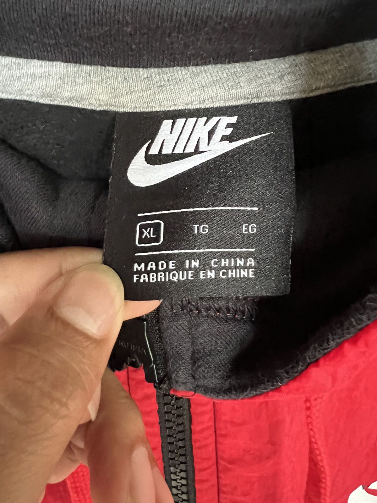 Nike Nike Small Logo Hoodies Size US XL / EU 56 / 4 - 4 Thumbnail