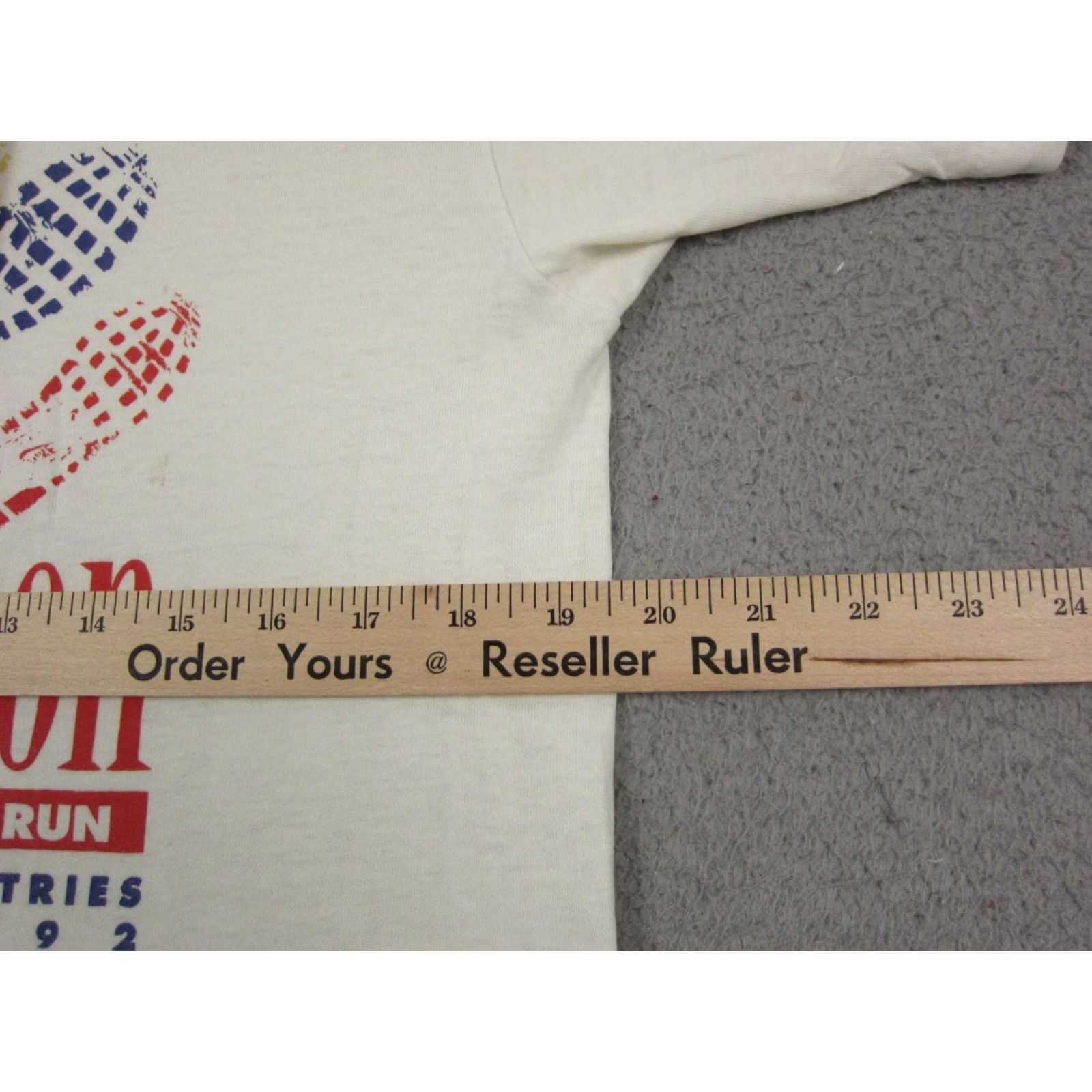 Vintage VINTAGE Running Shirt Large White Foot Print Run Single Stitch Made in USA Mens Size US L / EU 52-54 / 3 - 7 Thumbnail