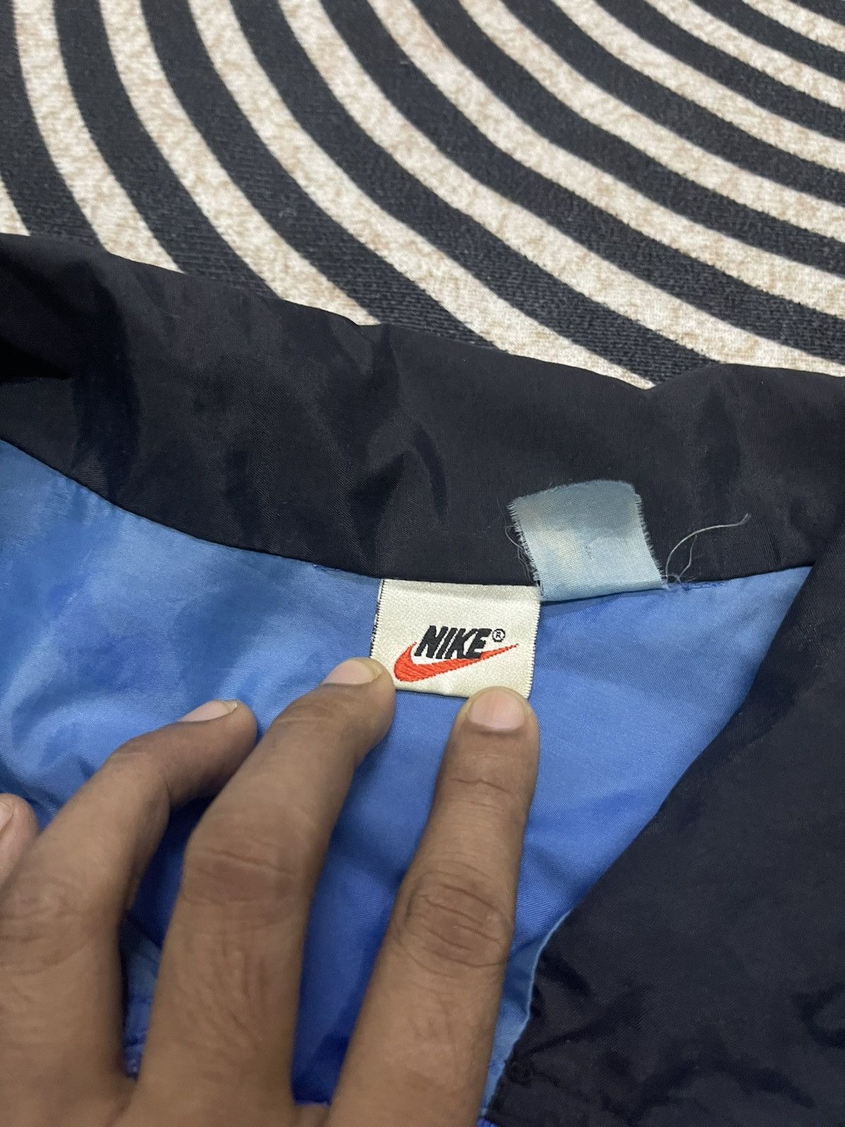 Nike 90s NIKE BIG SWOOSH COLOUR BLOCK WINDBREAKER Size US L / EU 52-54 / 3 - 13 Thumbnail