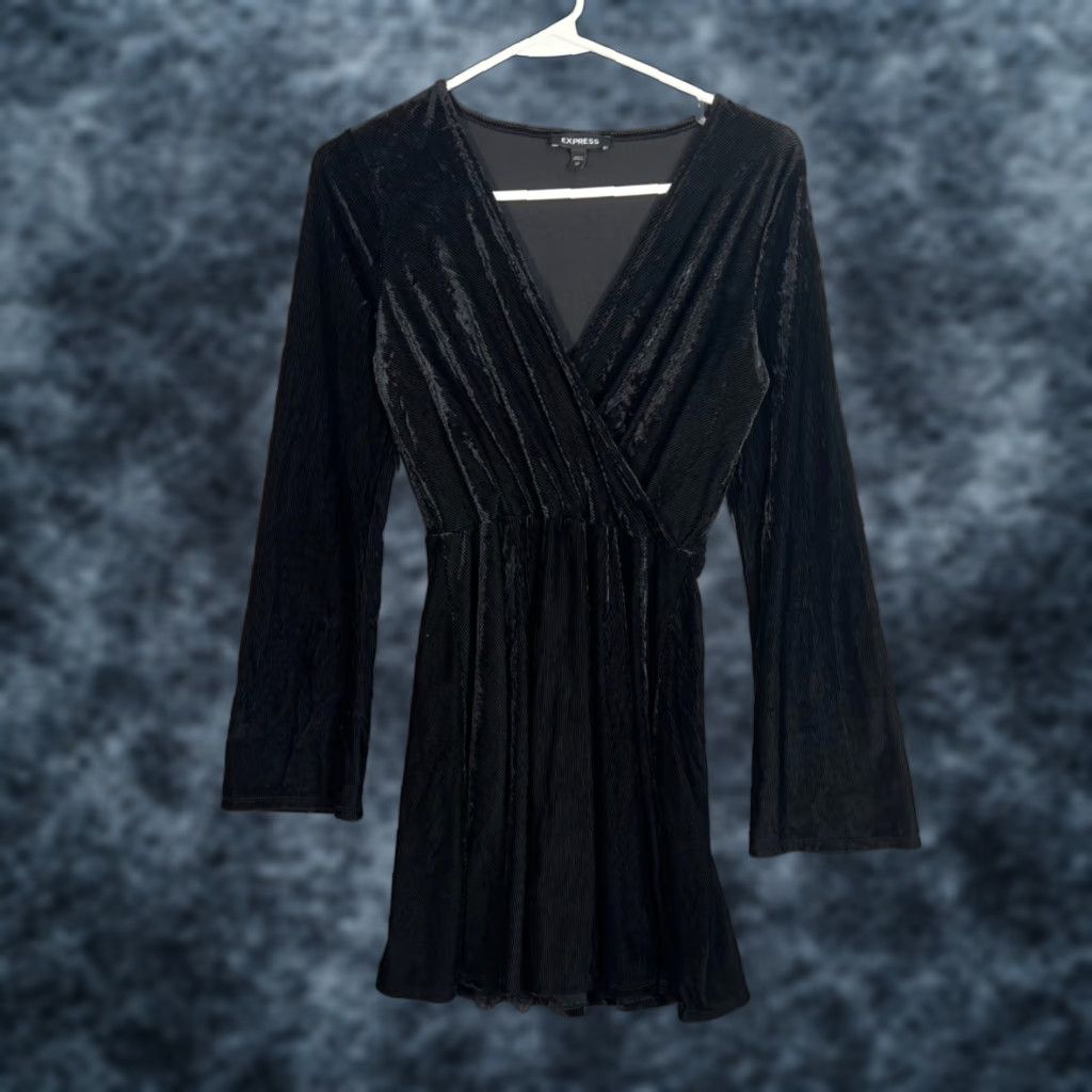 Express Express Womens XS Black Velvet Long Sleeve Wrap Dress Size XS / US 0-2 / IT 36-38 - 1 Thumbnail