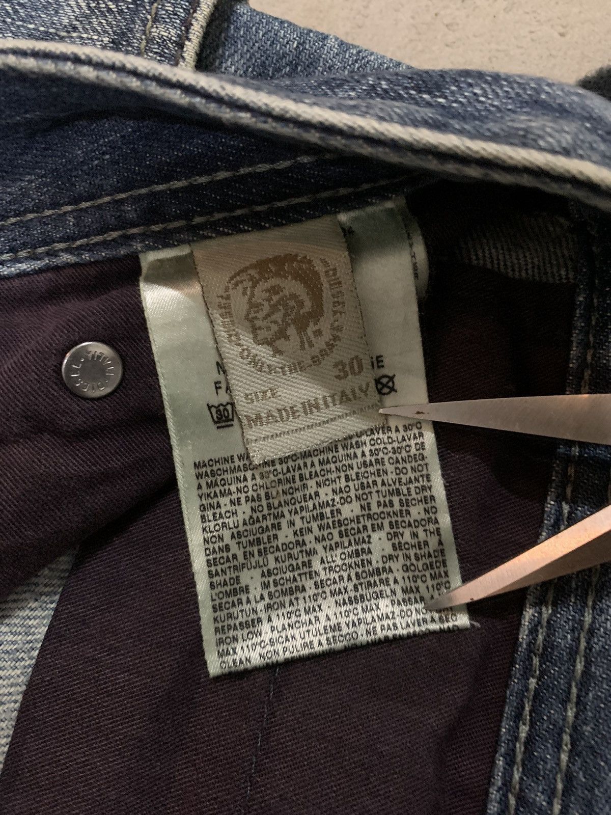 Diesel Vintage Diesel Industry Safado Bleached Grunge Ripped Jeans Size US 32 / EU 48 - 19 Thumbnail