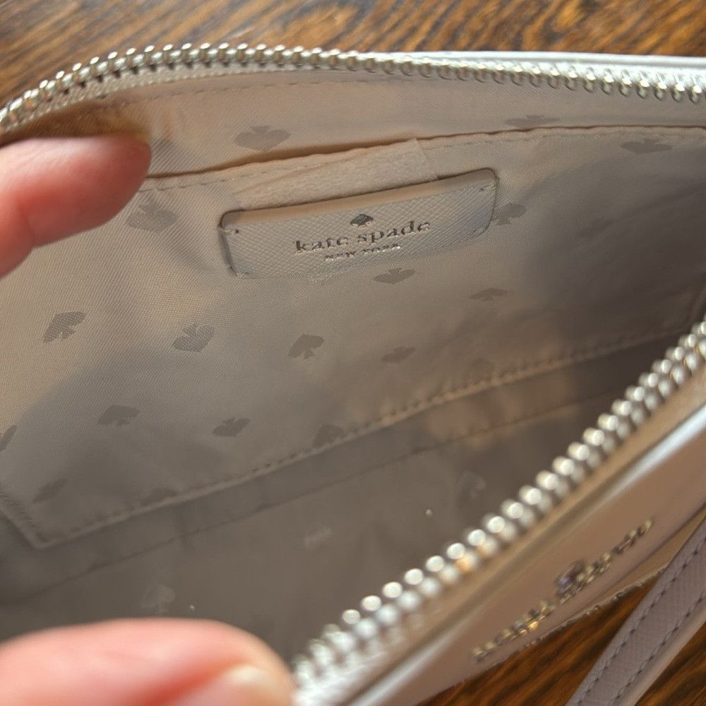 Kate Spade Kate Spade light gray flash glitter crossbody bag. Zipper c Size ONE SIZE - 6 Thumbnail