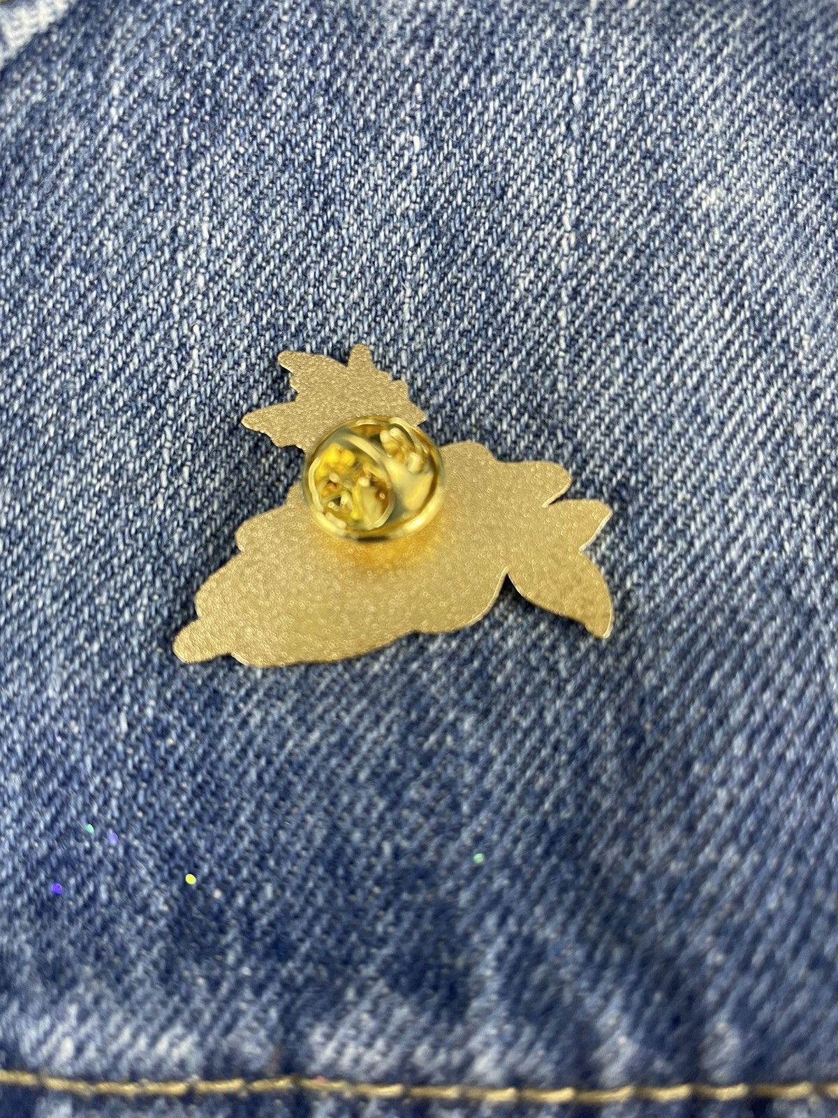 Other Vaporeon Enamel Pin Size ONE SIZE - 3 Thumbnail