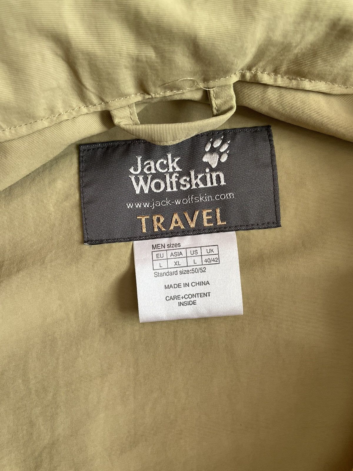 Jack Wolfskin Jack Wolfskin Travel Outdoor Light Jacket Size L Size US L / EU 52-54 / 3 - 10 Thumbnail