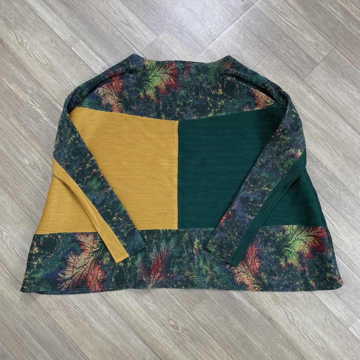 Pleats Please Issey Miyake Style Florals Abstract LongSleeve