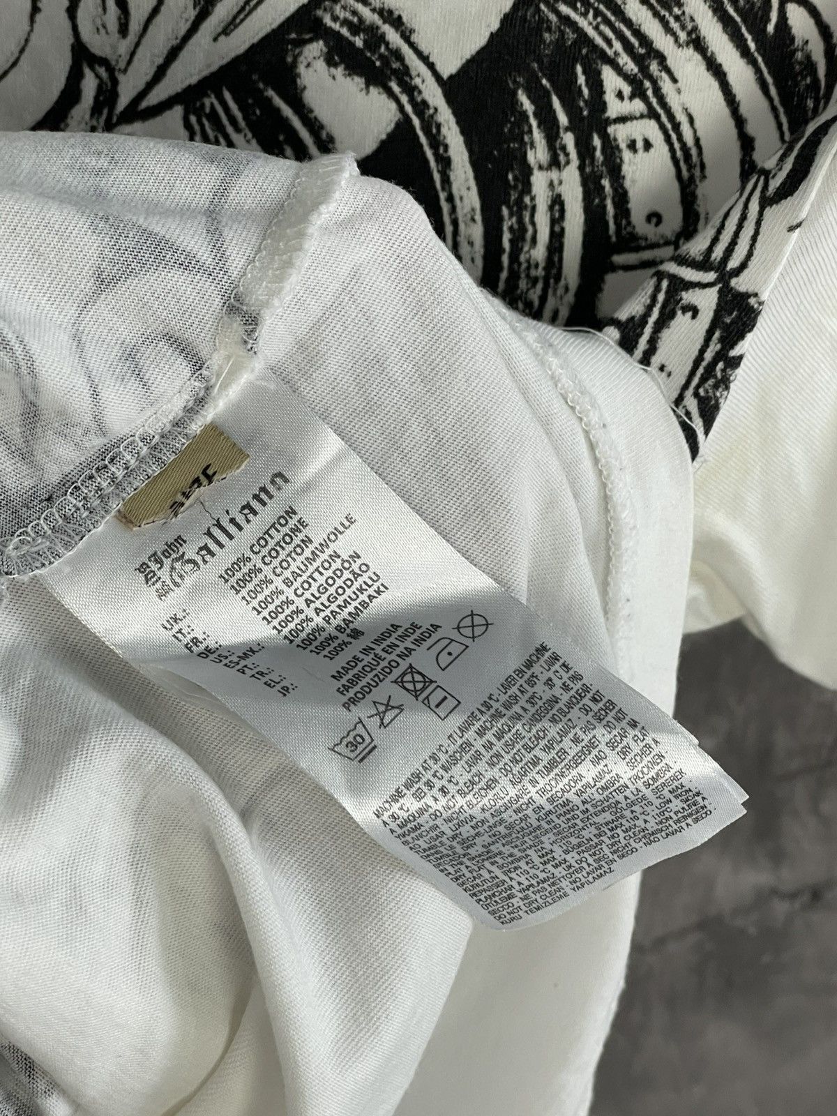 John Galliano Y2K John Galliano Dragon Spell Out T-shirt Size M / US 6-8 / IT 42-44 - 9 Thumbnail