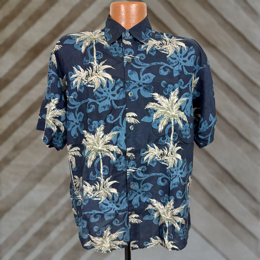 Vintage VINTAGE 90s Summa Hawaiian Shirt Men S Oversized Floral Palm Tree Luau Navy Button-Up Shirt Size US S / EU 44-46 / 1 - 1 Thumbnail