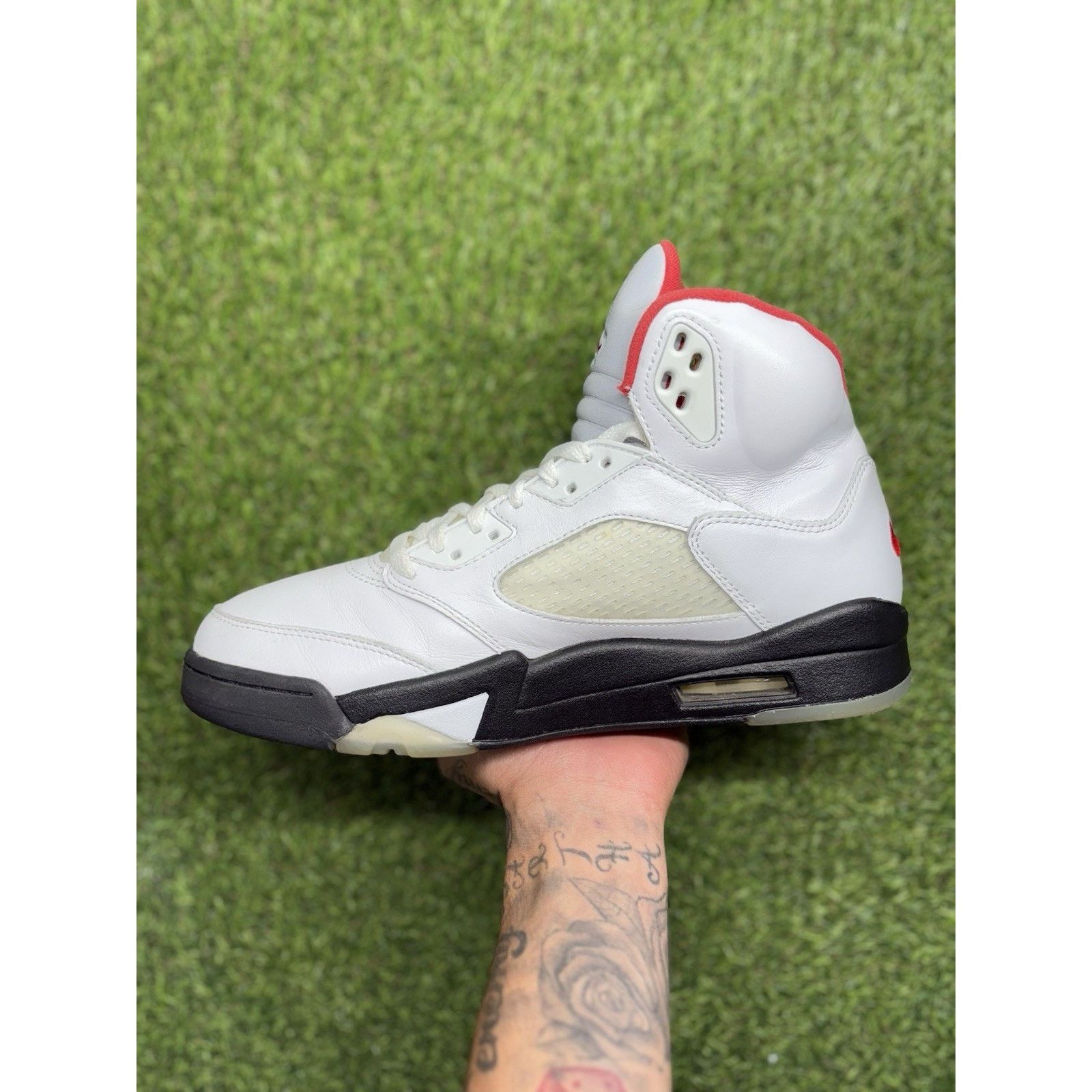 Jordan Brand Air Jordan 5 Retro Mid ' Fire Red ' | GREAT CONDITION! Size US 9.5 / EU 42-43 - 4 Thumbnail
