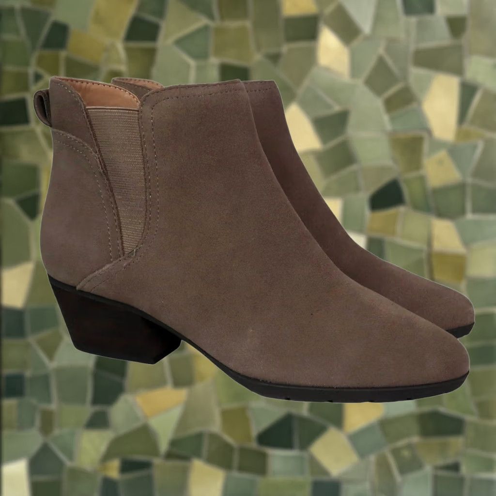 Blondo VINTAGE Blondo Victory Taupe Grey Suede Leather Waterproof Ankle Boots 9 Size US 9 / IT 39 - 1 Thumbnail