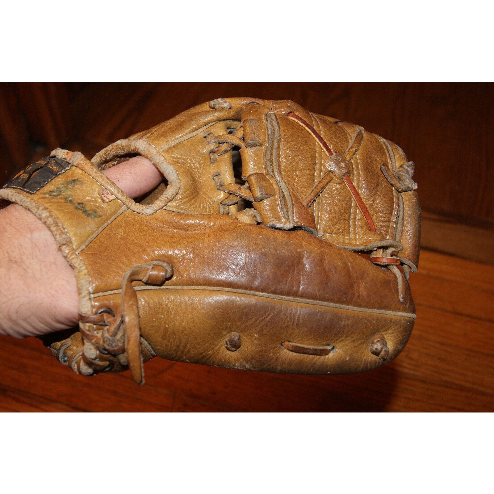 Other VTG Regent 1960s Leather Baseball Glove BG231 RT Hand Throw Size ONE SIZE - 8 Thumbnail