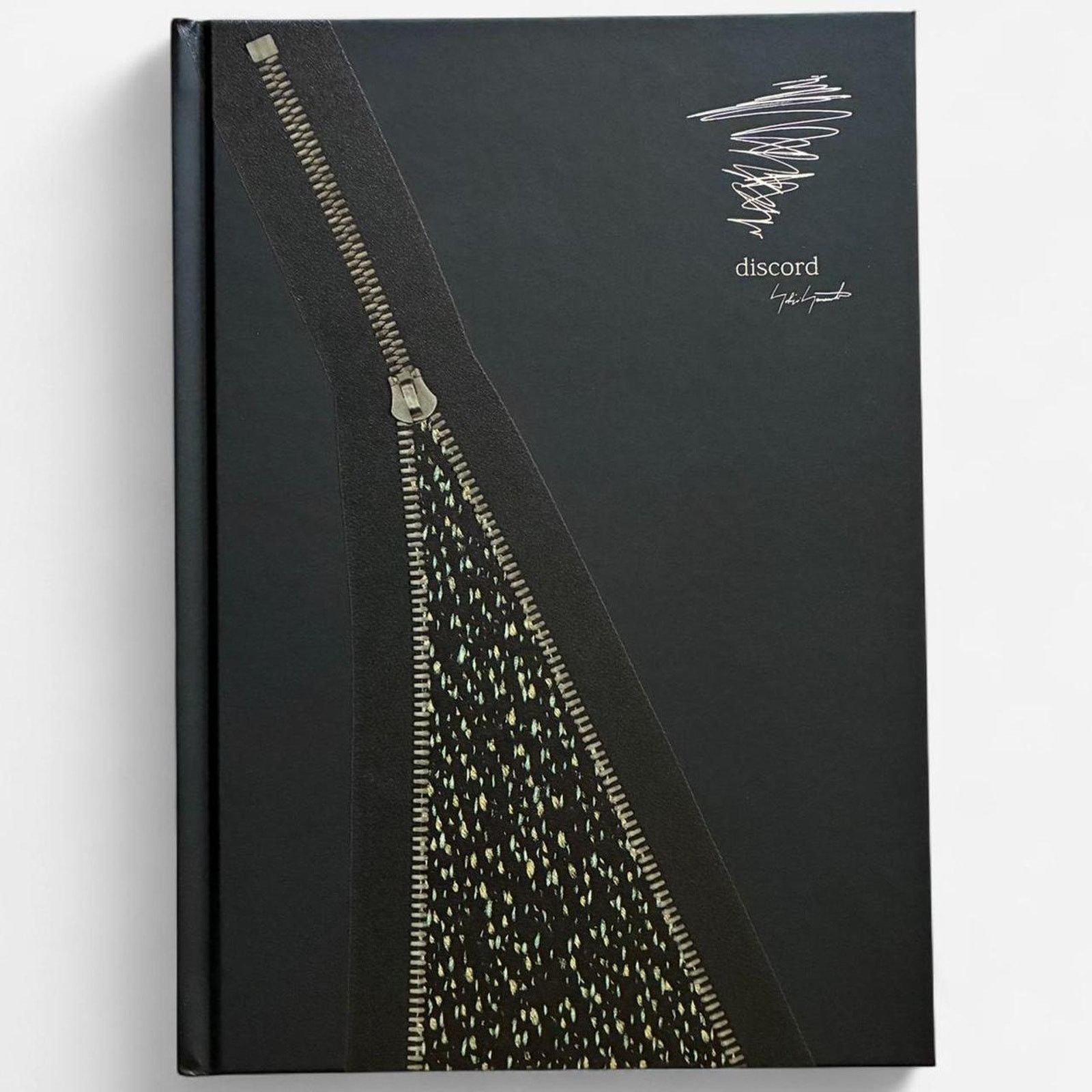Japanese Brand × Yohji Yamamoto Yohji Yamamoto discord A/W 2025 Collection catalog Size ONE SIZE - 1 Thumbnail