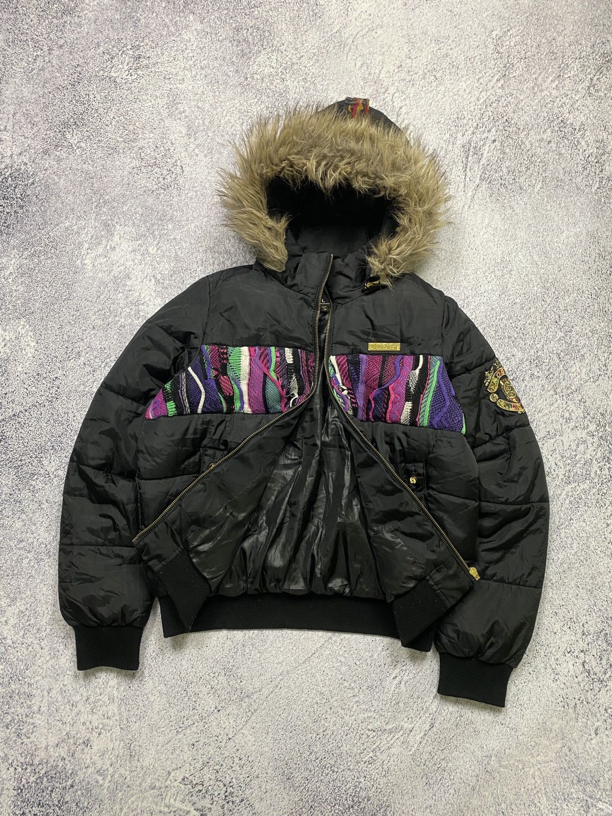 Rare Design Vintage Brand Coogi Puffer Jacket 2000s