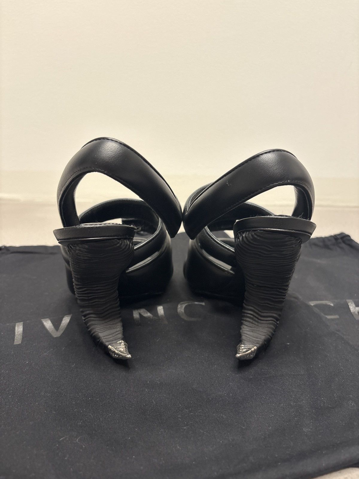 Givenchy Givenchy Horn Heels Size US 8.5 / IT 38.5 - 5 Thumbnail