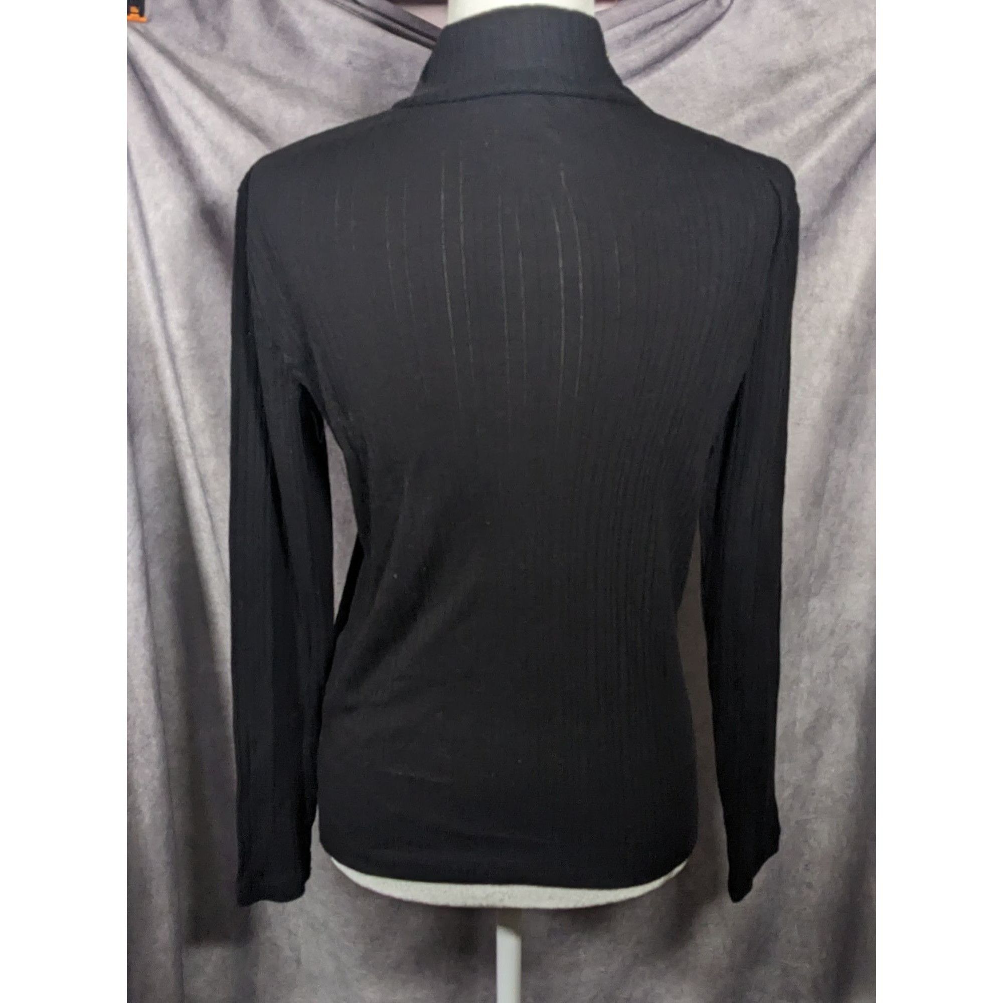 Croft & Barrow Croft & Barrow Preppy Black Mock Neck Top With Gold Button S Size M / US 6-8 / IT 42-44 - 7 Thumbnail