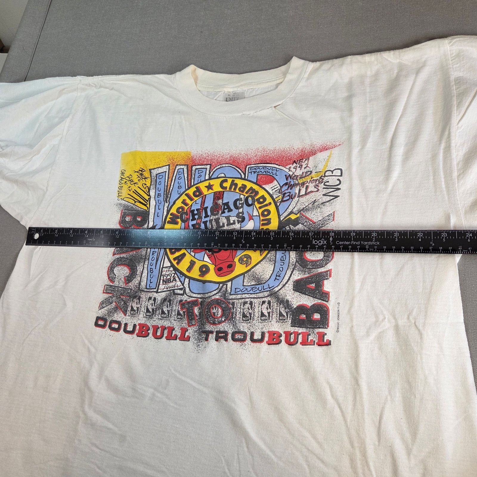 Vintage 1992 Bulls DouBull TrouBull Tee XL Ritz/Magic Johnson T's Size US XL / EU 56 / 4 - 9 Thumbnail