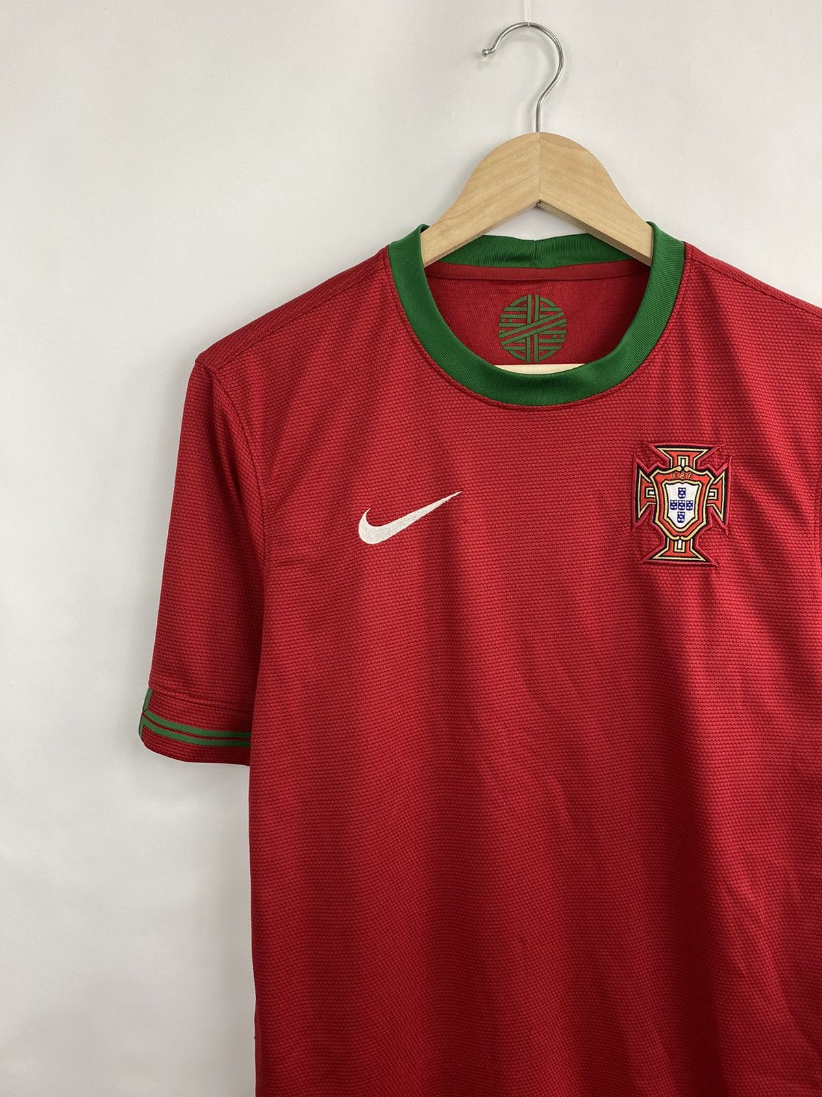 Nike 🇵🇹 Vintage 2012 Nike Portugal Soccer Jersey T-Shirt Y2K Rare Size US S / EU 44-46 / 1 - 2 Thumbnail
