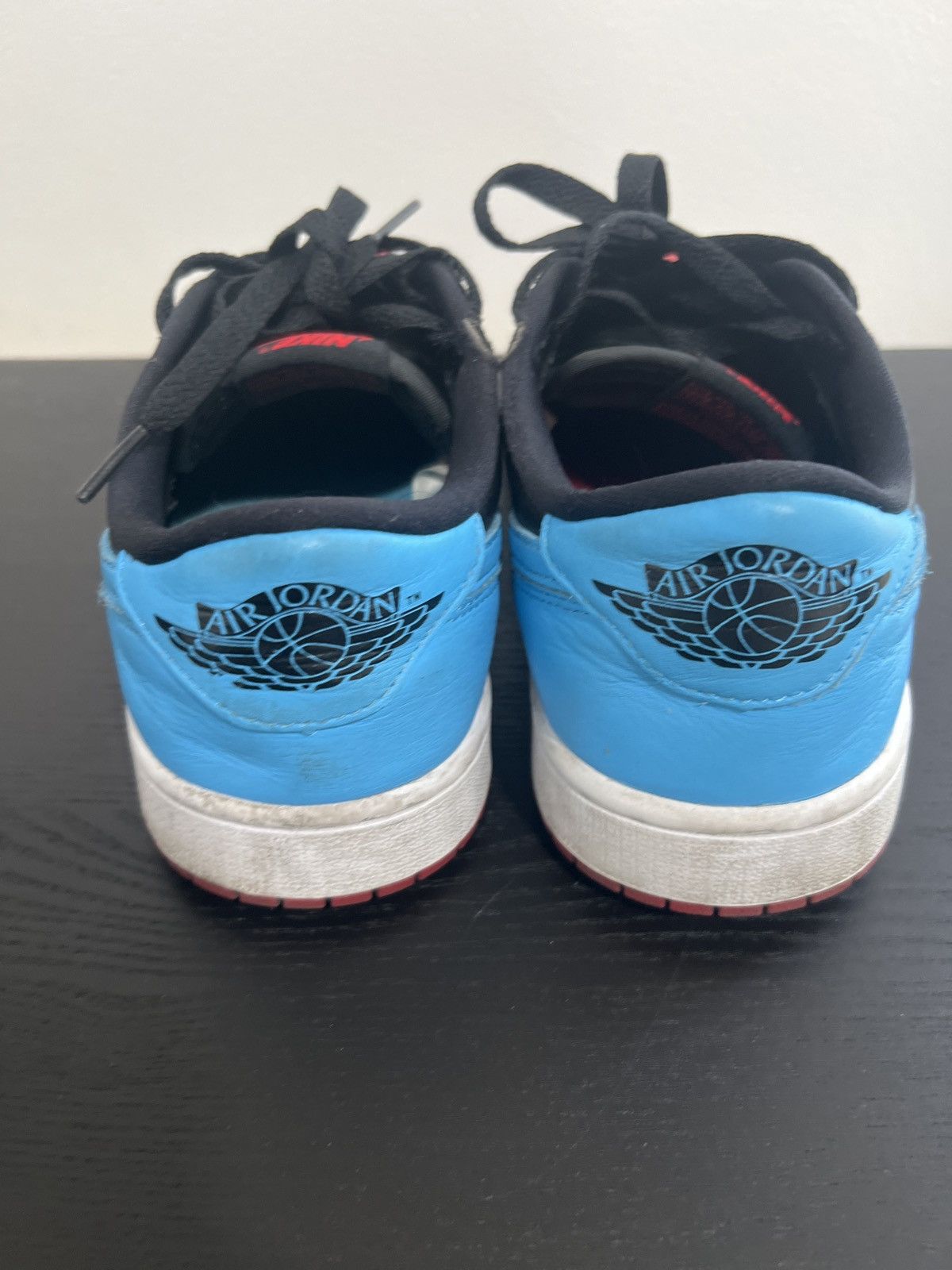 Jordan Brand WMNS Air Jordan 1 retro low Size US 9 / IT 39 - 2 Thumbnail