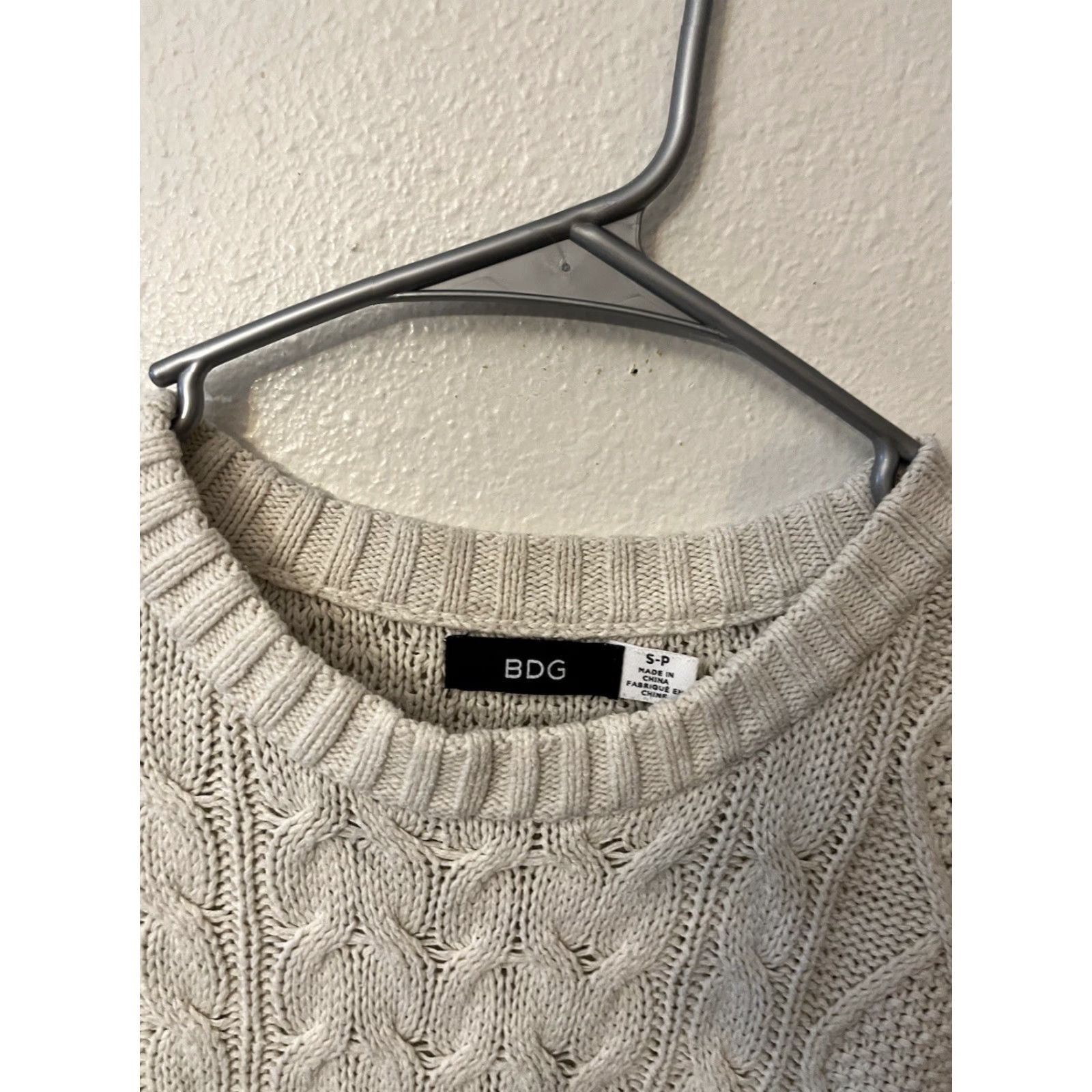 Urban Outfitters BDG Urban Outfitters Knit Sweater Women’s Small Cable Vest Ivory Crew Neck Size S / US 4 / IT 40 - 2 Thumbnail
