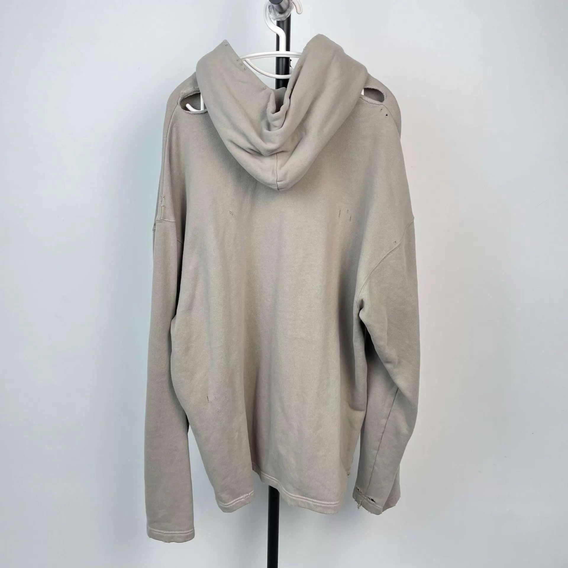 Balenciaga Balenciaga 95 New Cotton Distressed Hoodie XS Gray Size XS / US 0-2 / IT 36-38 - 2 Thumbnail