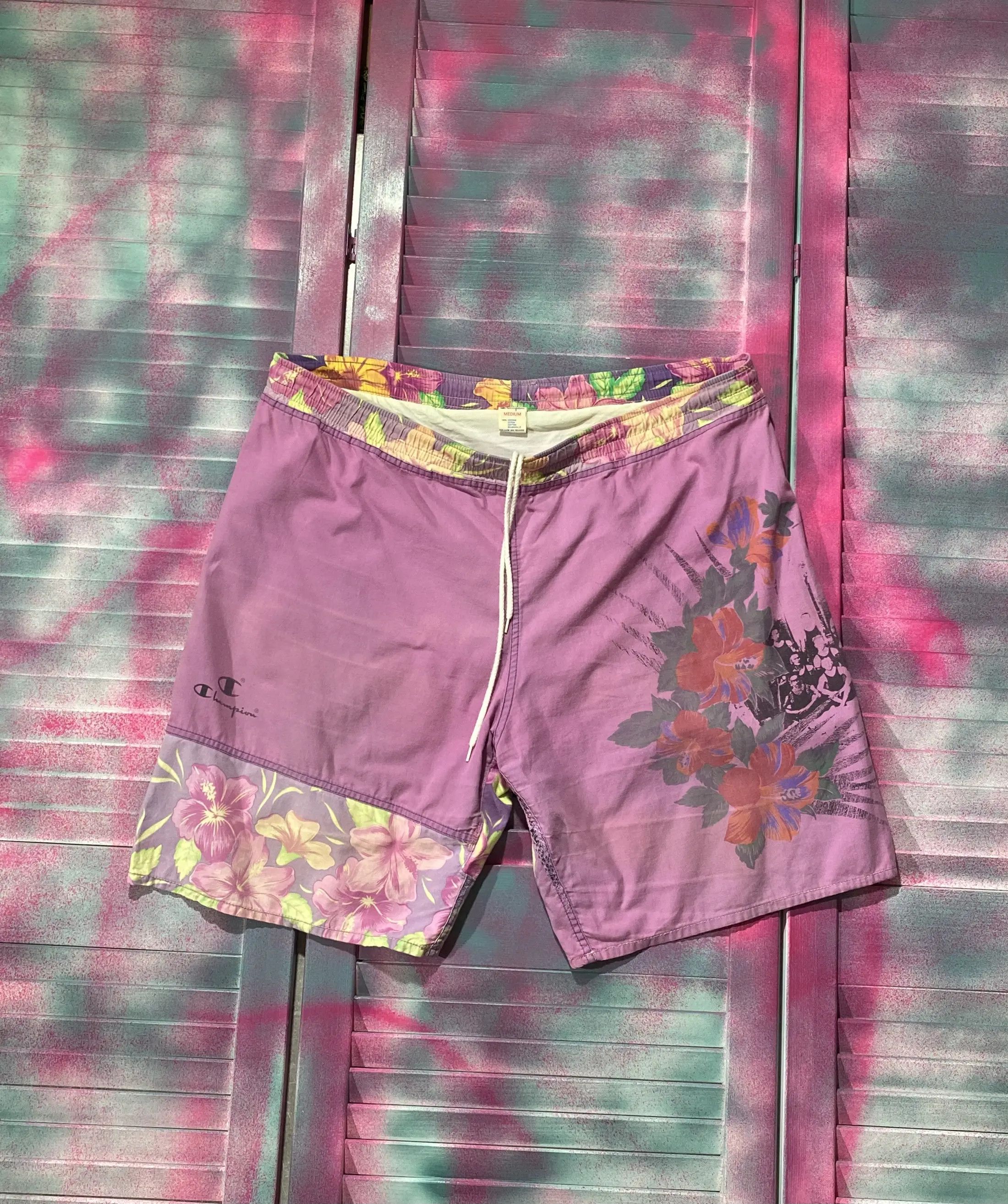 Champion Vintage 90s Retro shorts Champion Hawaii Print Size US 32 / EU 48 - 1 Thumbnail