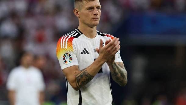 Adidas 2024/25 GERMANY TEAM #8 KROOS HOME SOCCER JERSEY SHIRT XS Size US XS / EU 42 / 0 - 3 Thumbnail