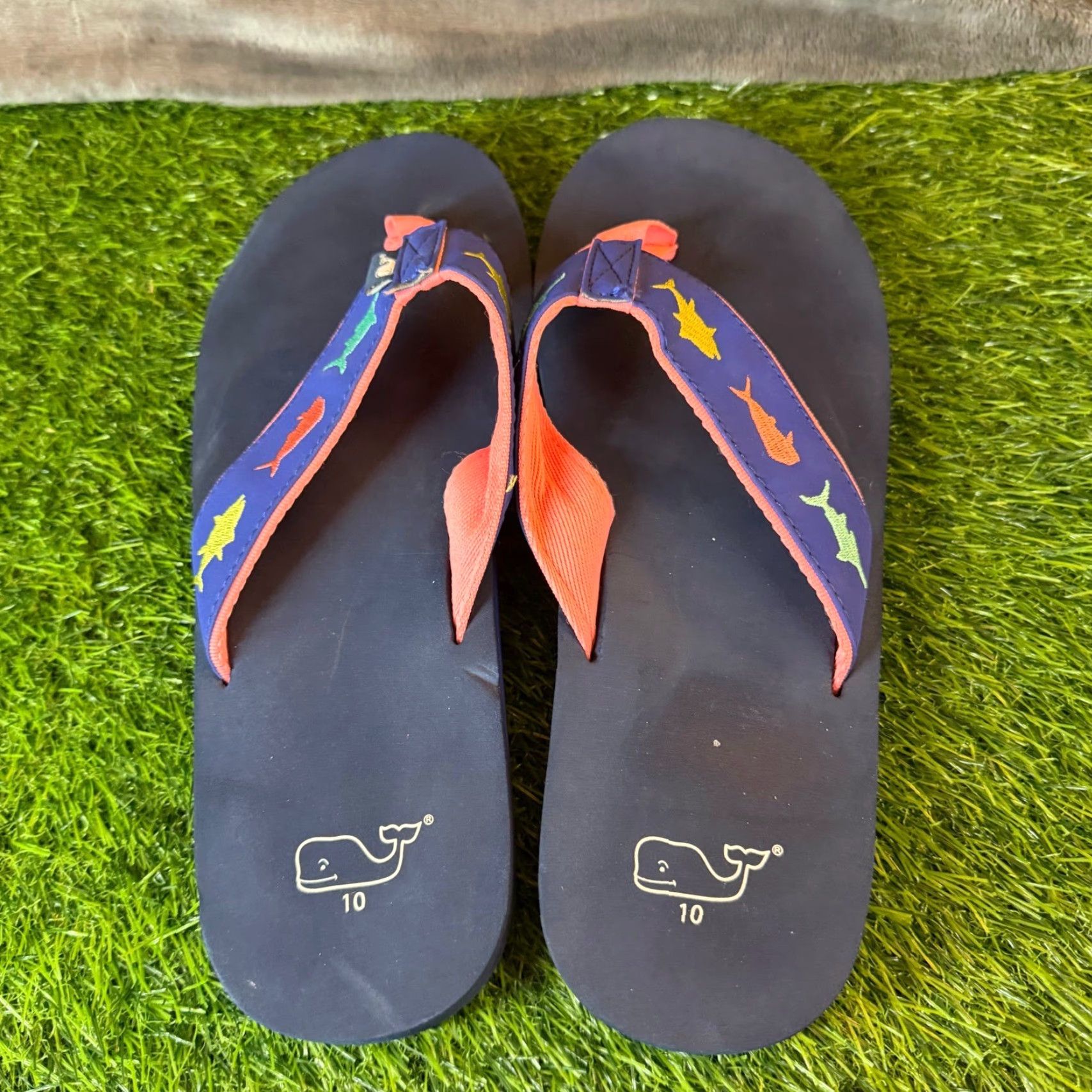 Vineyard Vines Vineyard Vines Navy Blue Embroidered Shark Flip Flop Sandals Womens Size 10 Size US 10 / IT 40 - 7 Thumbnail