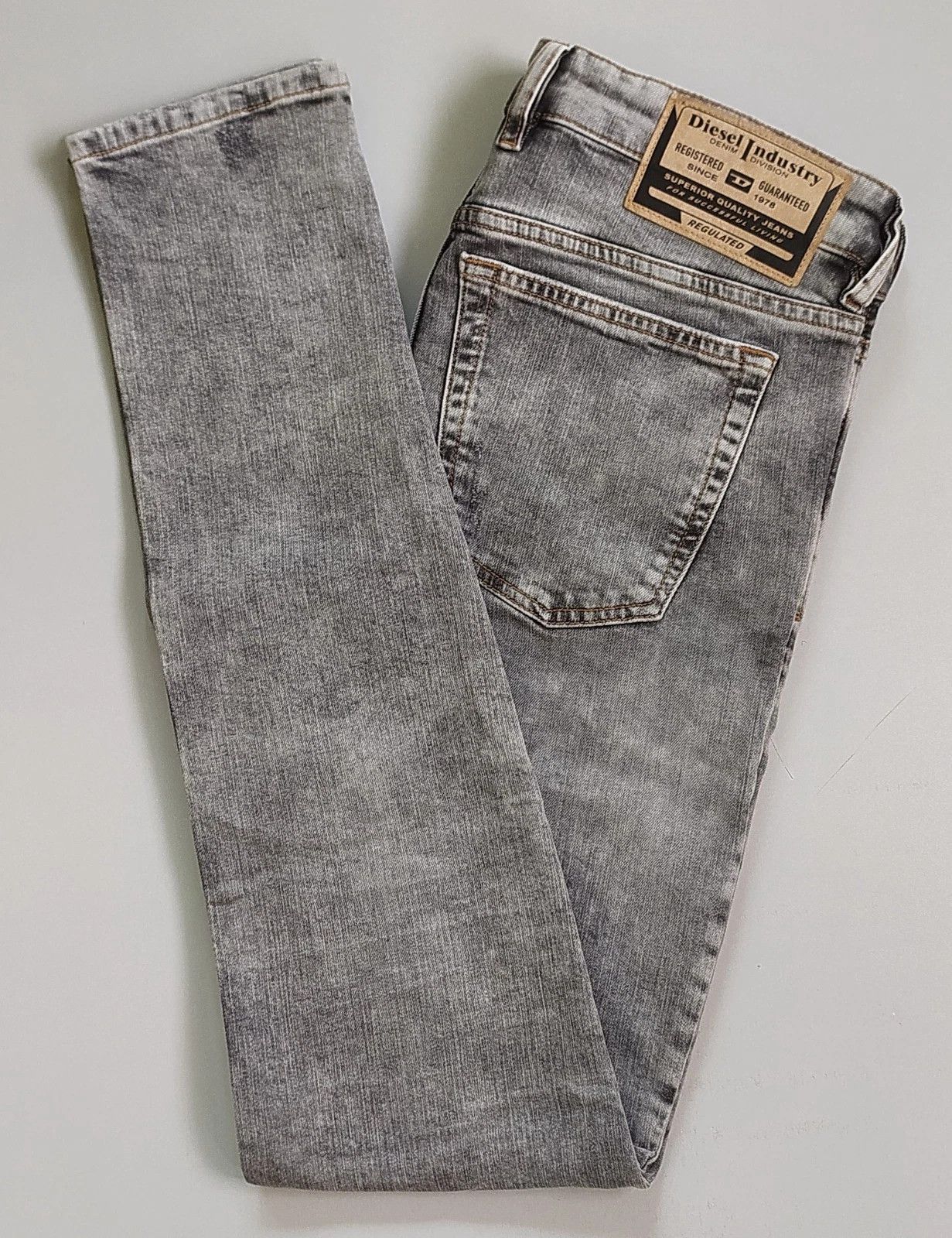 Diesel Diesel 1979 SLEENKER-R L.32 MENS JEANS SLTP/9751 Size US 31 - 12 Thumbnail