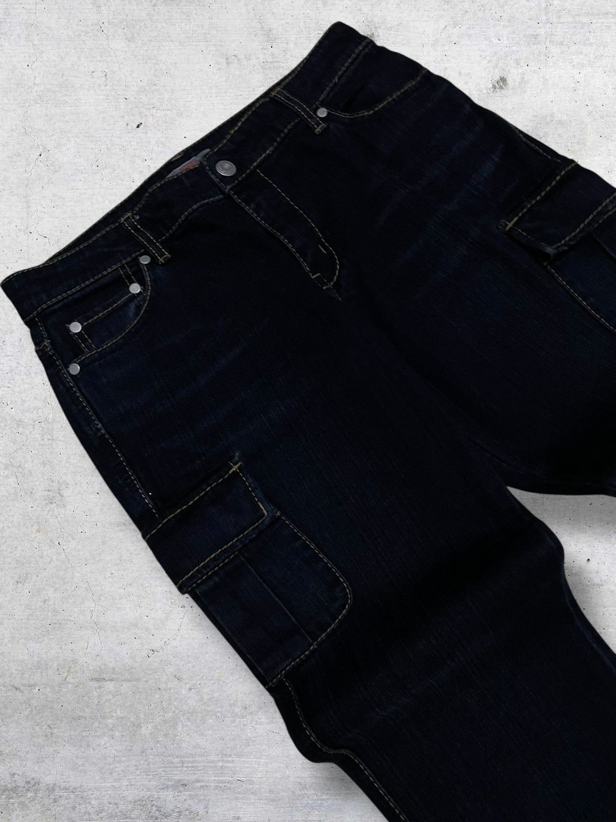 Japanese Brand VINTAGE CRAFTED JAPAN DESIGNER FLARED CARGO UTILITY DENIM Size US 29 - 7 Thumbnail