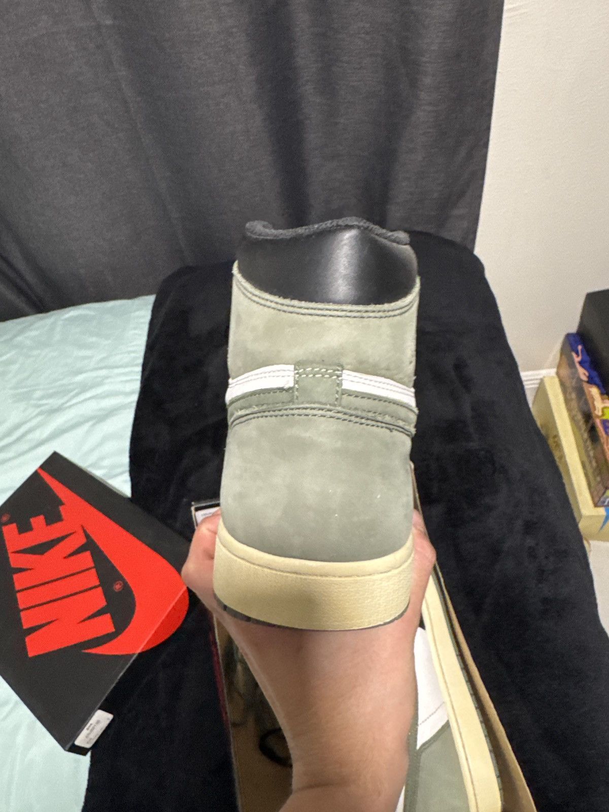 Jordan Brand Jordan 1 clay green Size US 12 / EU 45 - 6 Thumbnail