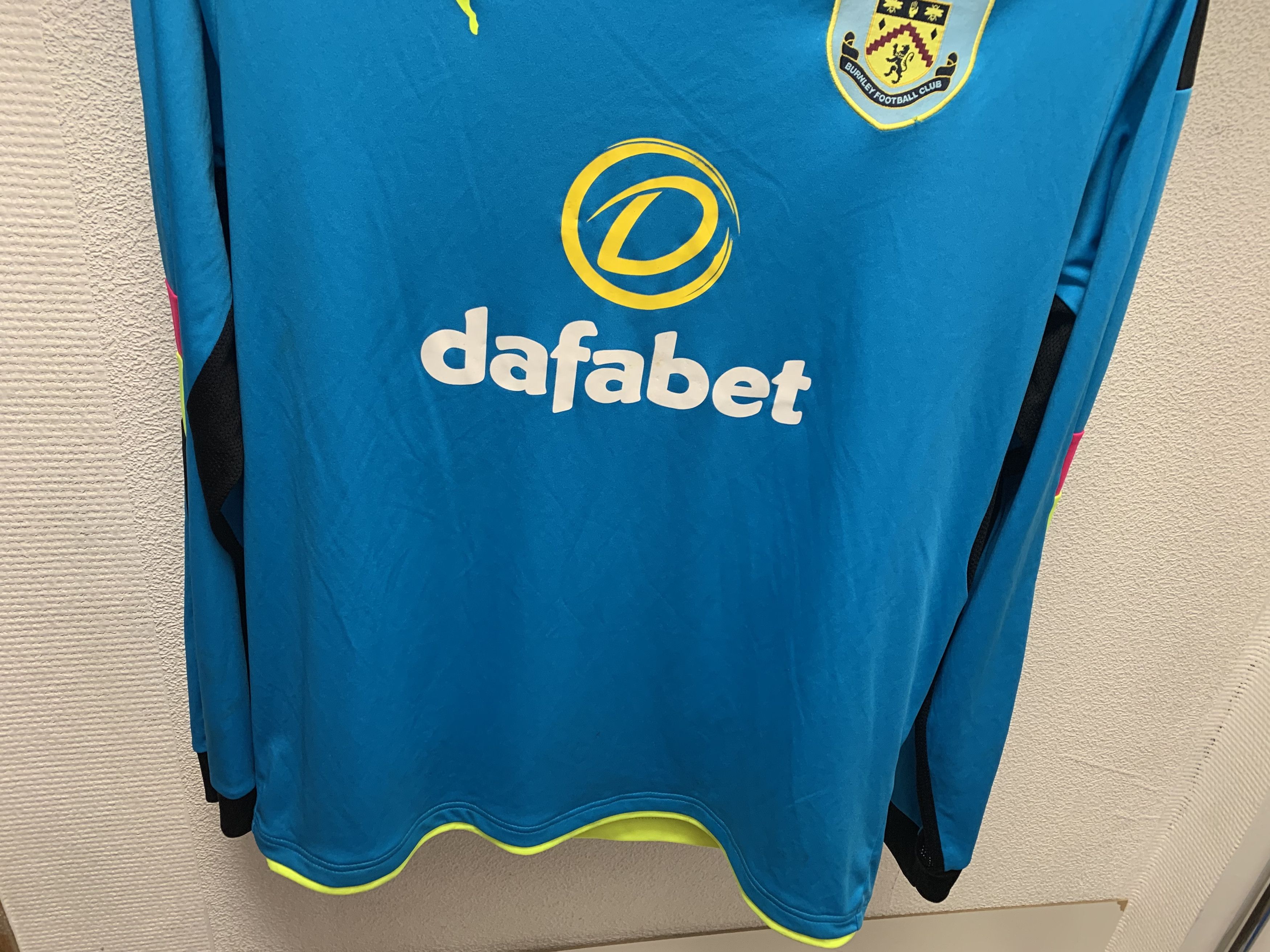 Puma Burnley puma soccer jersey longsleeve L football club Size US L / EU 52-54 / 3 - 3 Thumbnail