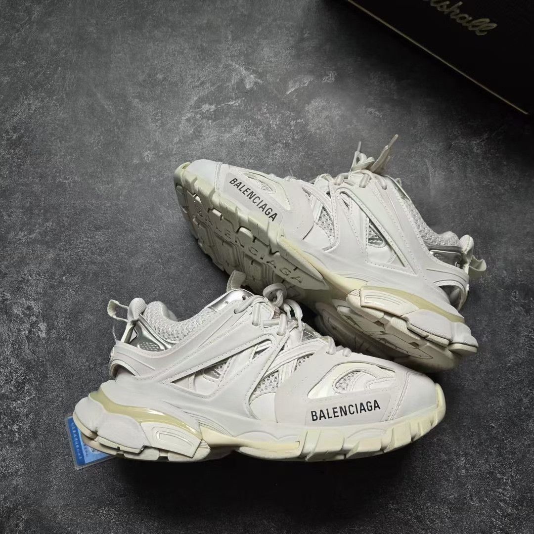 Balenciaga Balenciaga White Lowtop Sneakers 36 Women Size US 6 / IT 36 - 1 Thumbnail