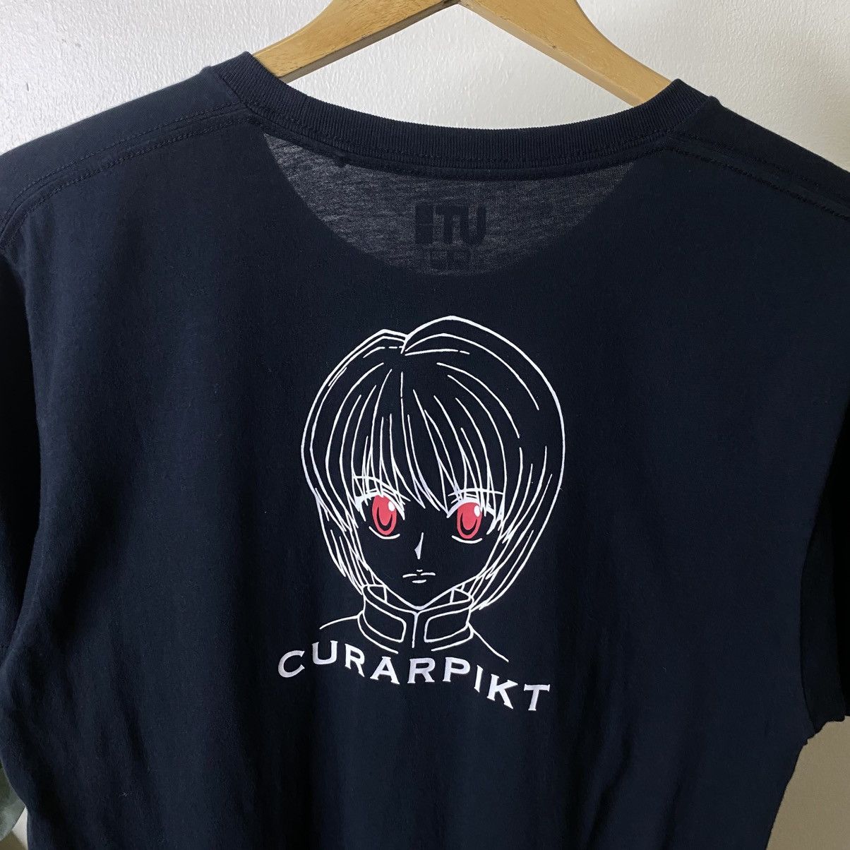 Uniqlo Uniqlo UT Hunter x Hunter Kurapika Manga Series Tee Size US M / EU 48-50 / 2 - 2 Thumbnail