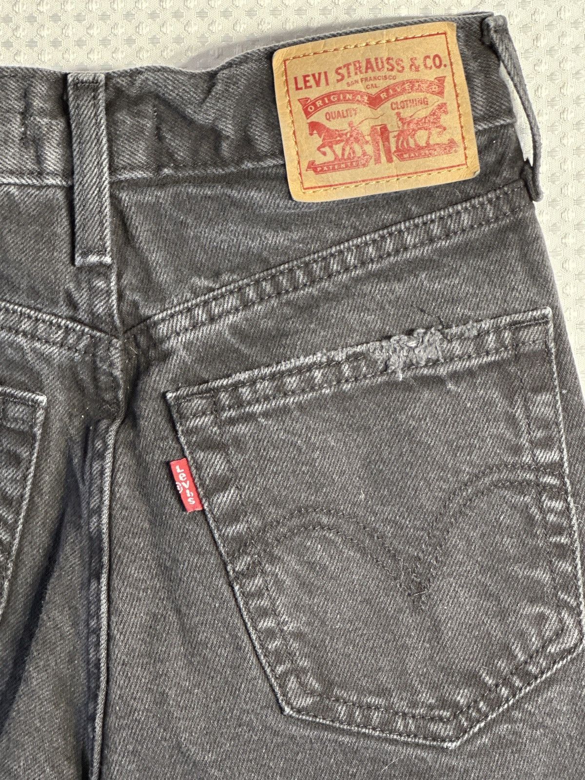 Levi's Levi's high waisted distressed mom jean Size 27" / US 4 / IT 40 - 7 Thumbnail